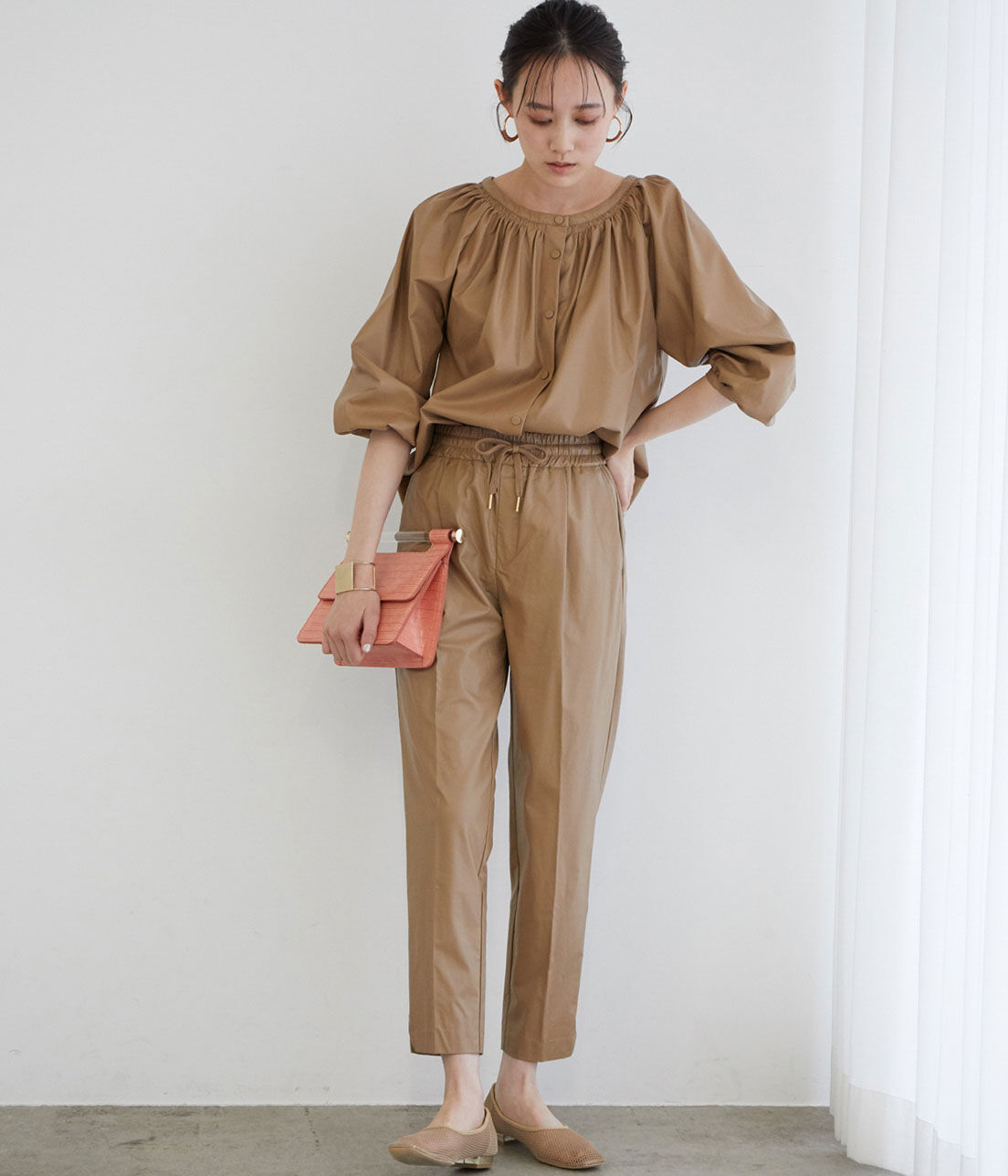 VIS「【ヴィーガンエコレザー】ウエストイージーテーパードパンツ」|その他|