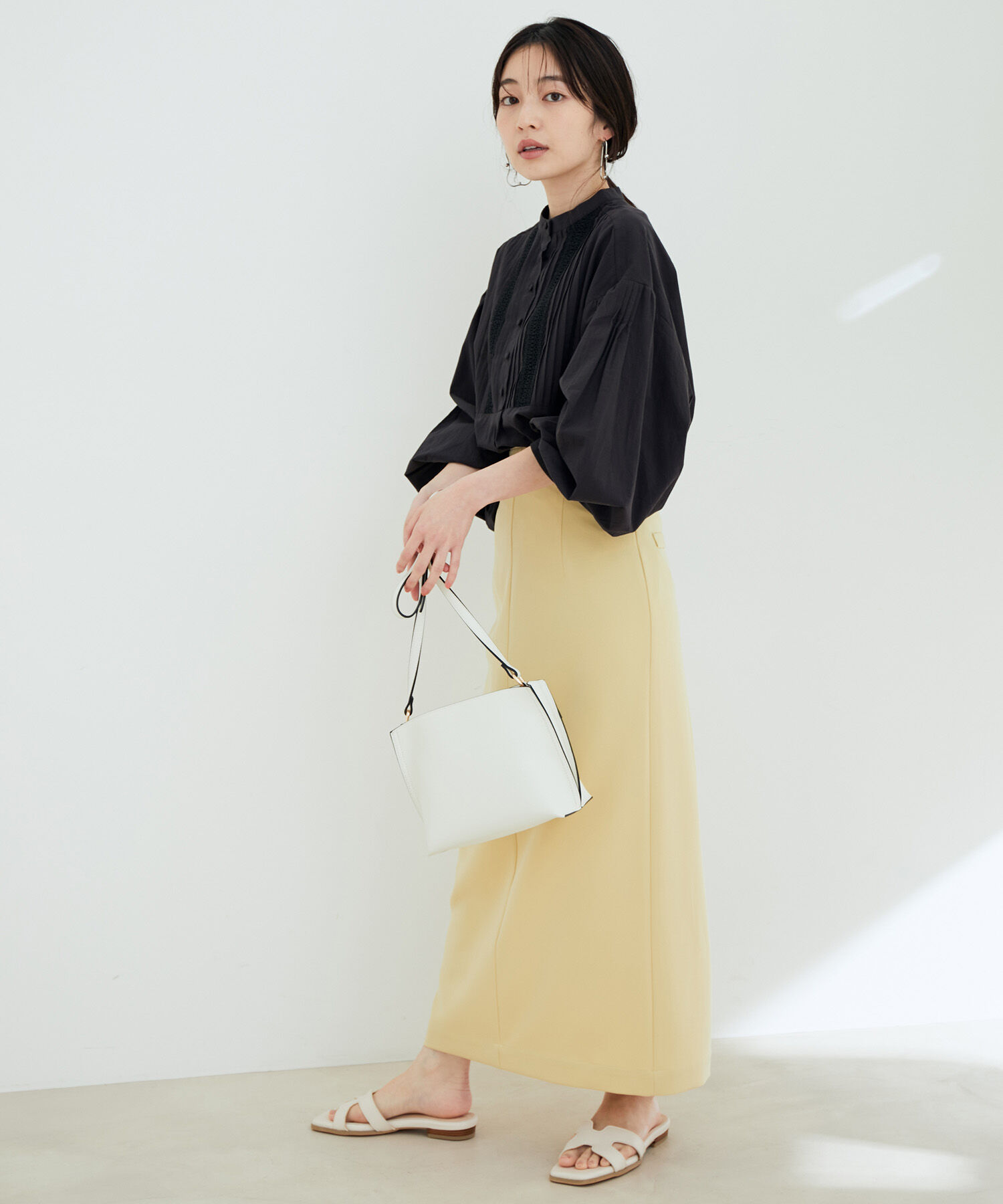 Juze「【新色追加】リサイクルフェイクレザーカットワークフラットサンダル【sustainable】」|サンダル|