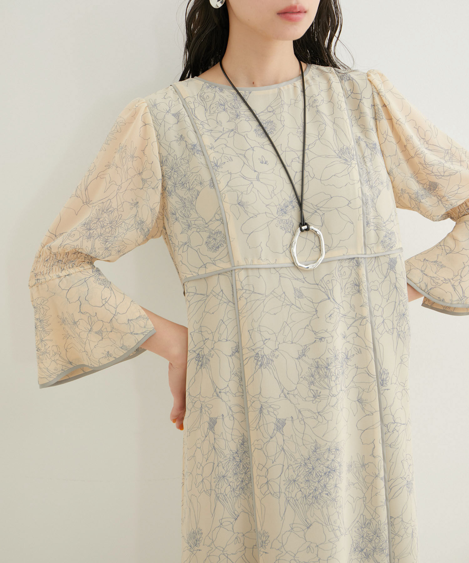 VIS「【WEB限定】配色パイピング袖バルーンワンピース【洗える】」|ワンピース|オフホワイト(15)