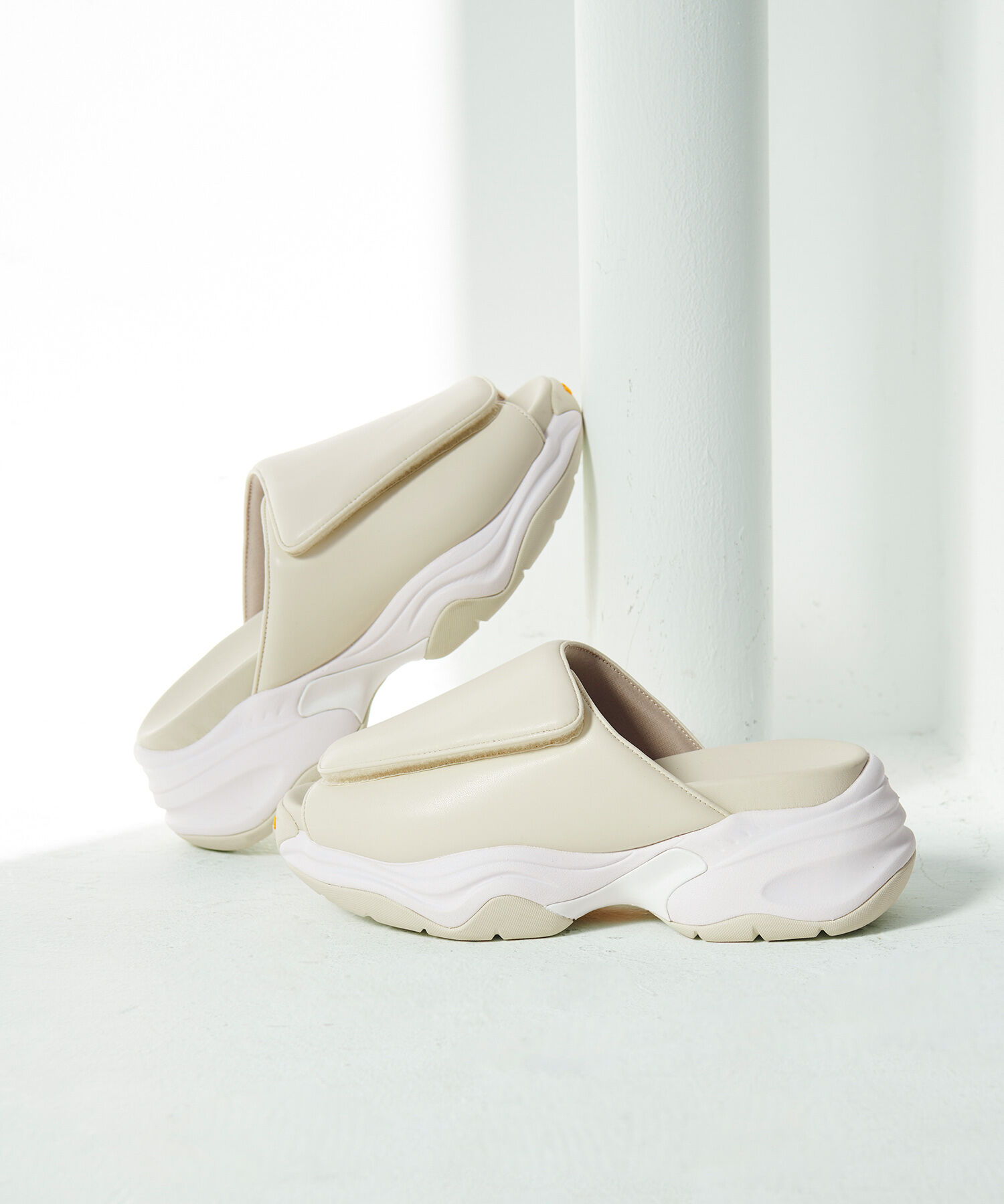 ADAM ET ROPE'「Vibramパデッドサンダル」|サンダル|