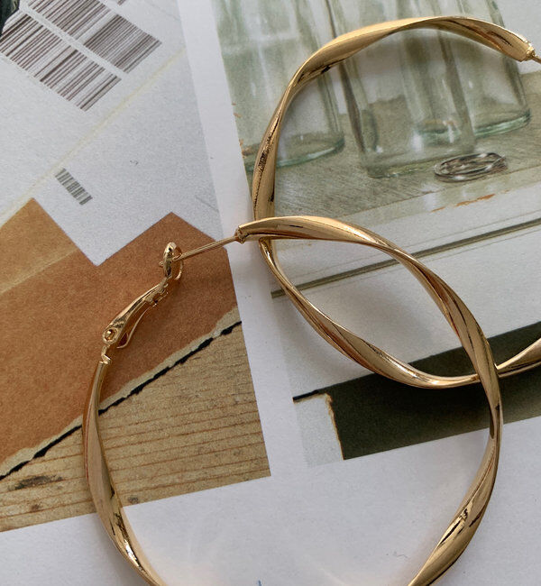  「ヒネリフープピアス」|ピアス|