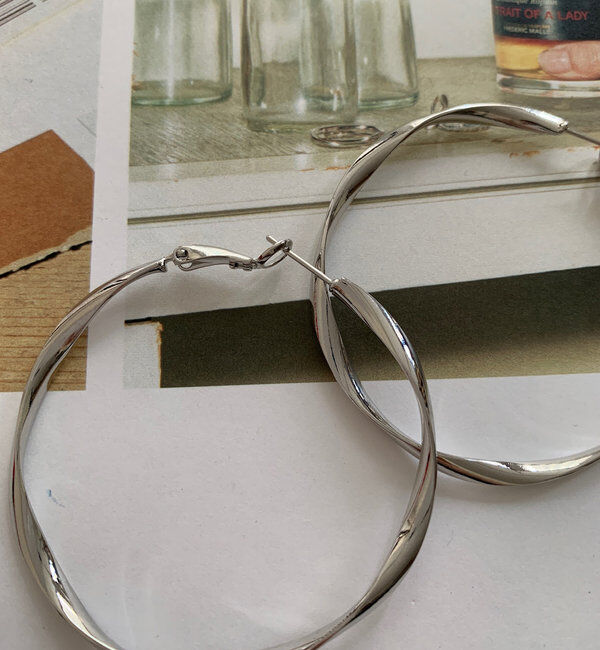  「ヒネリフープピアス」|ピアス|