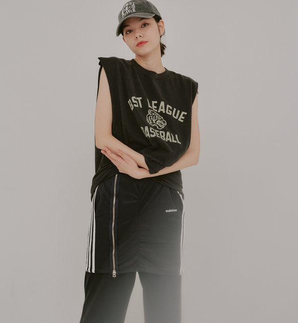  「【WHIMSIC/新色追加】ロゴプリントスリーブレスTシャツ」|キャミソール|