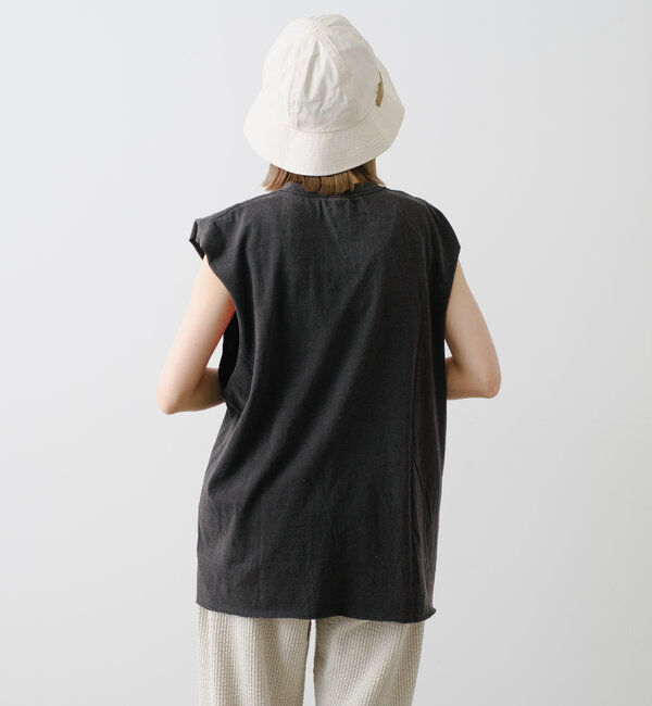  「【WHIMSIC/新色追加】ロゴプリントスリーブレスTシャツ」|キャミソール|