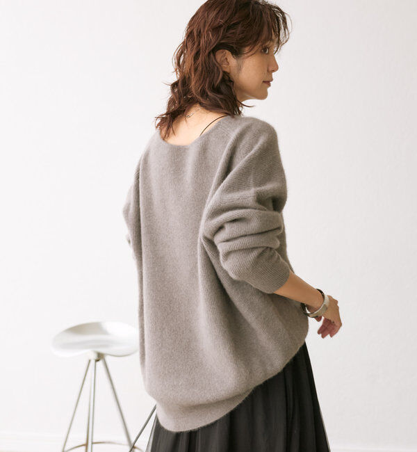  「【抜け感シルエット】ヘアリーウール片畦Vネックニット」|ニット・セーター|
