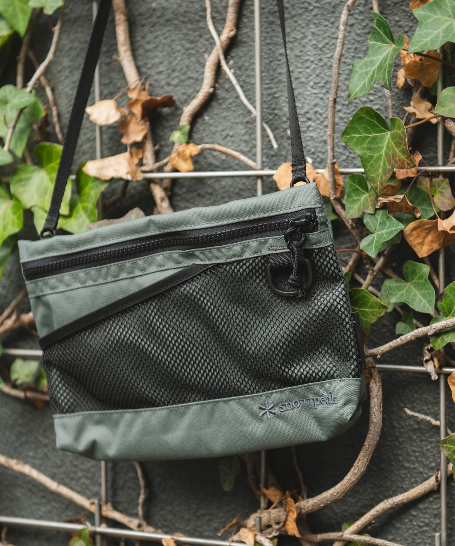 URBAN RESEARCH DOORS「『別注』Snow Peak Apparel&times;DOORS　Everyday Use Sacoche」|ショルダー・メッセンジャー|