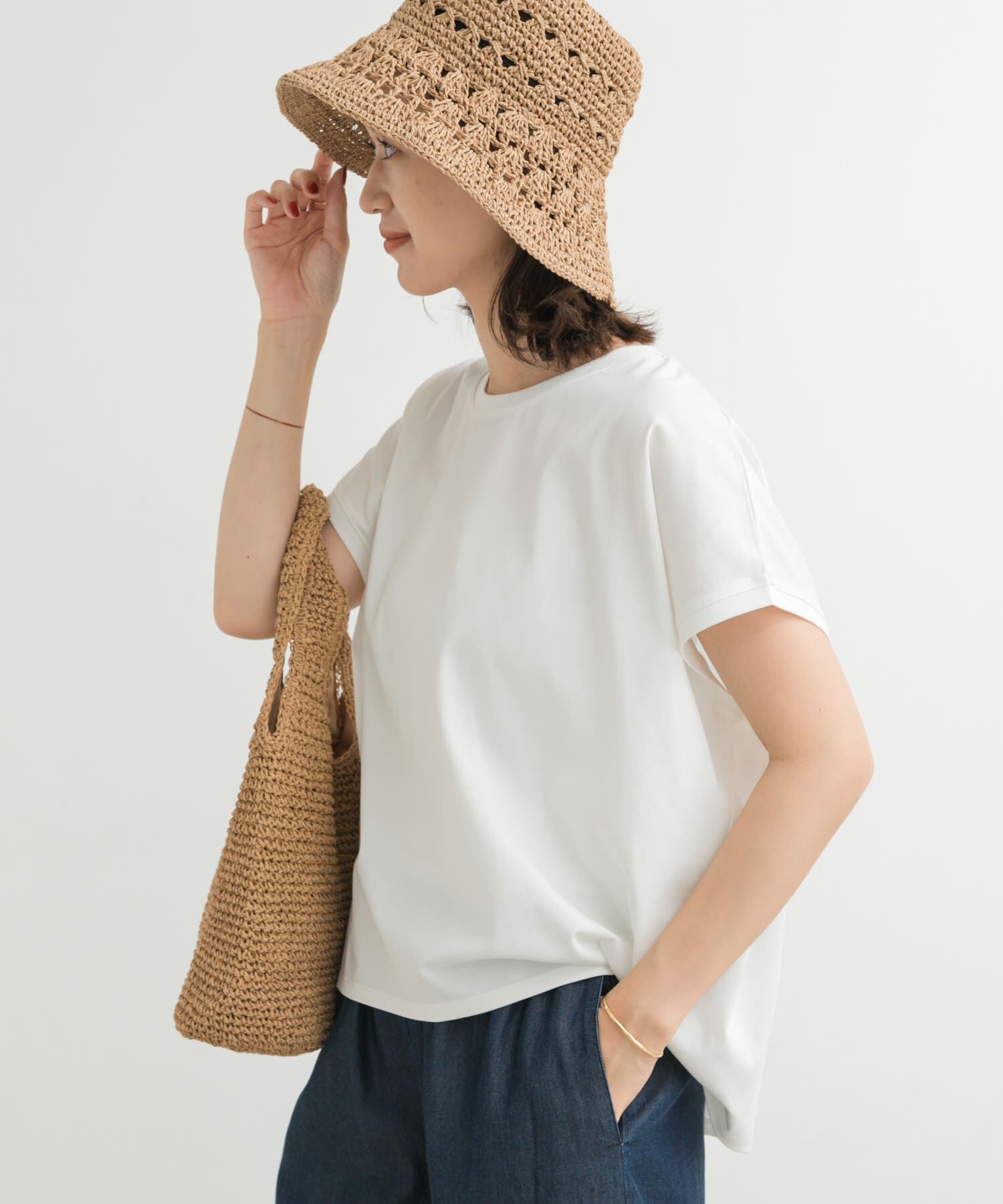 URBAN RESEARCH DOORS「『UR TECH』汗染み防止ドルマンTシャツ」|Tシャツ・カットソー|オフホワイト