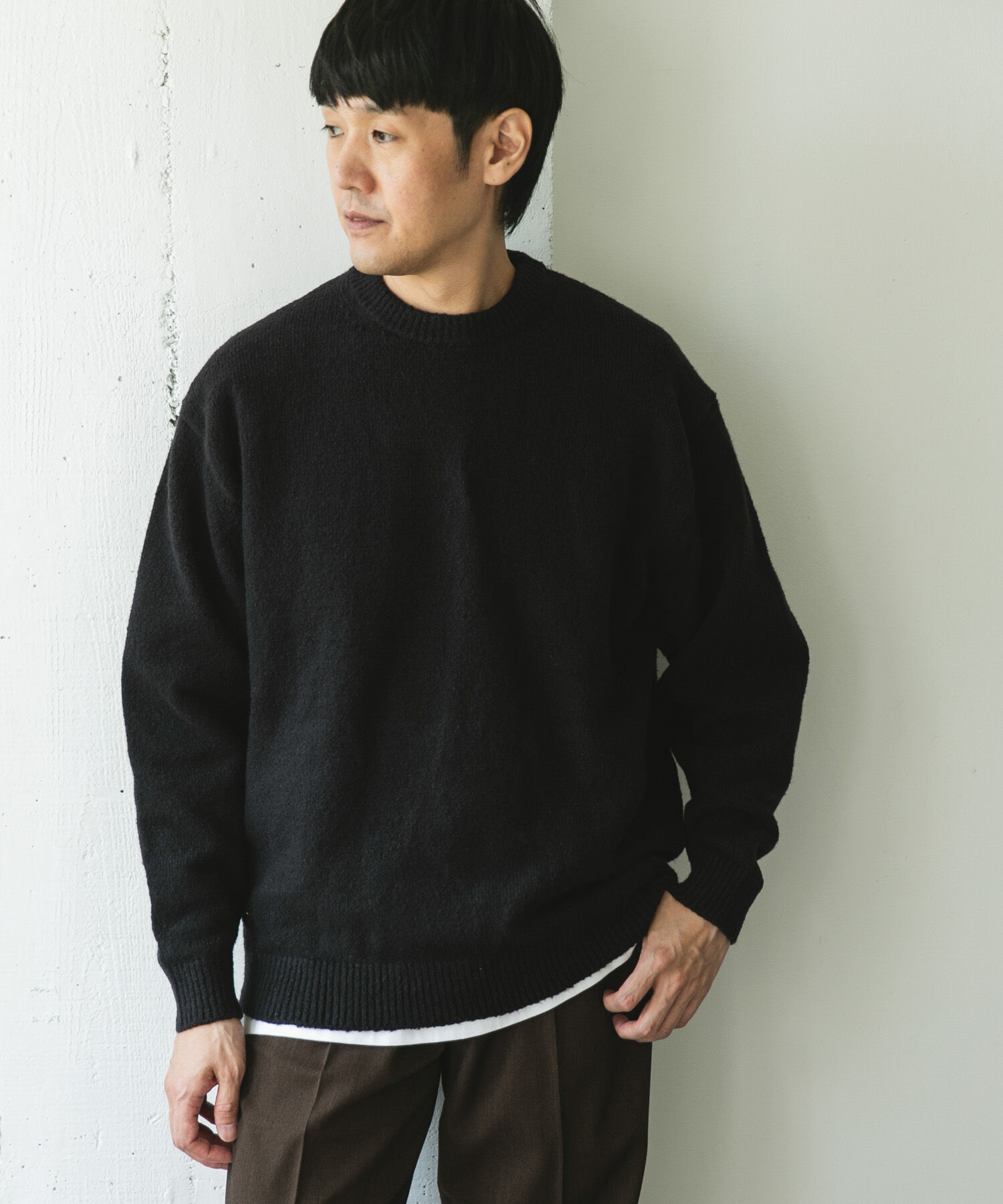 URBAN RESEARCH DOORS「AIR FIT クルーネックニット」|ニット・セーター|ブラック
