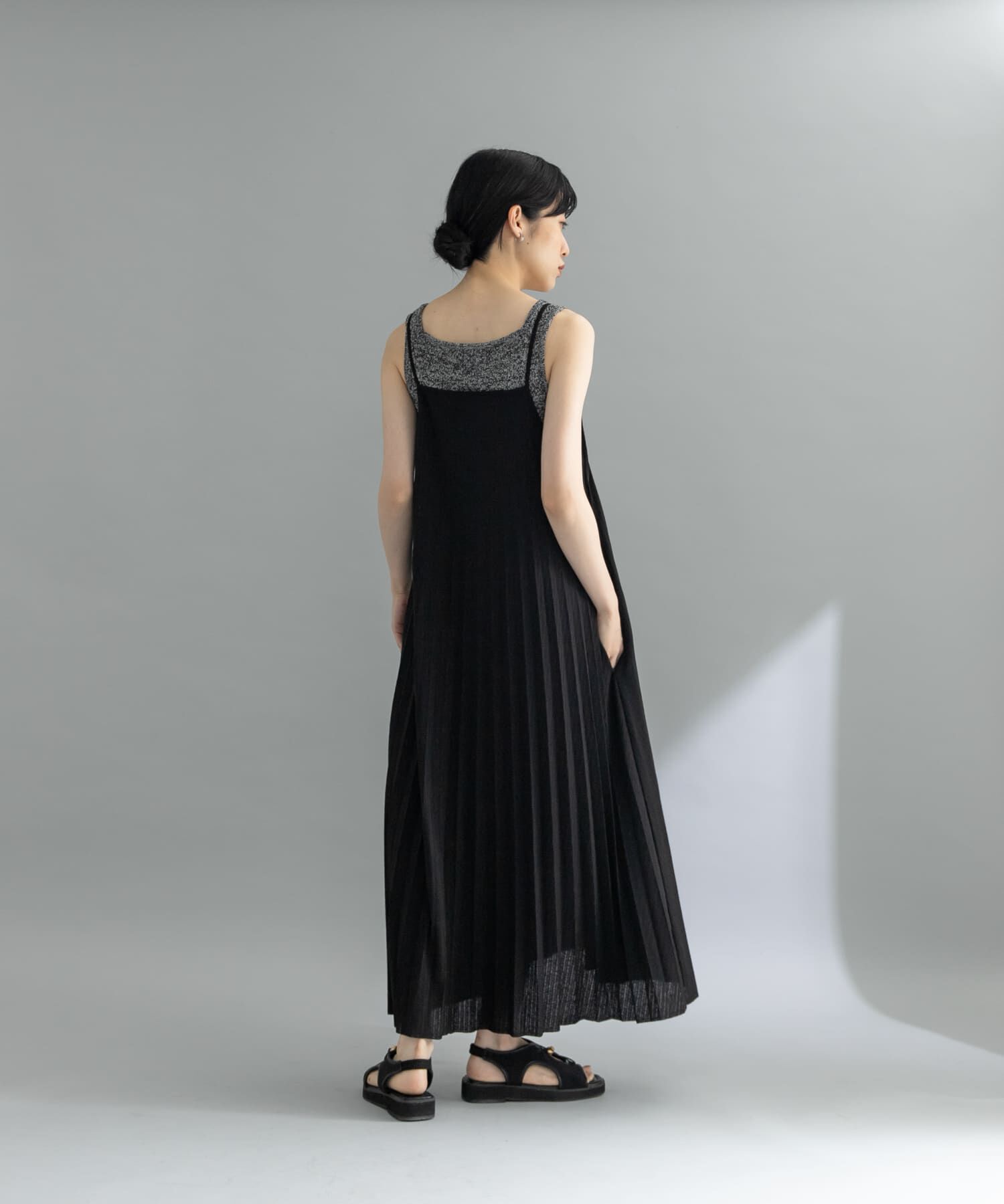  「『WEB限定』2WAYプリーツキャミワンピース」|ワンピース|