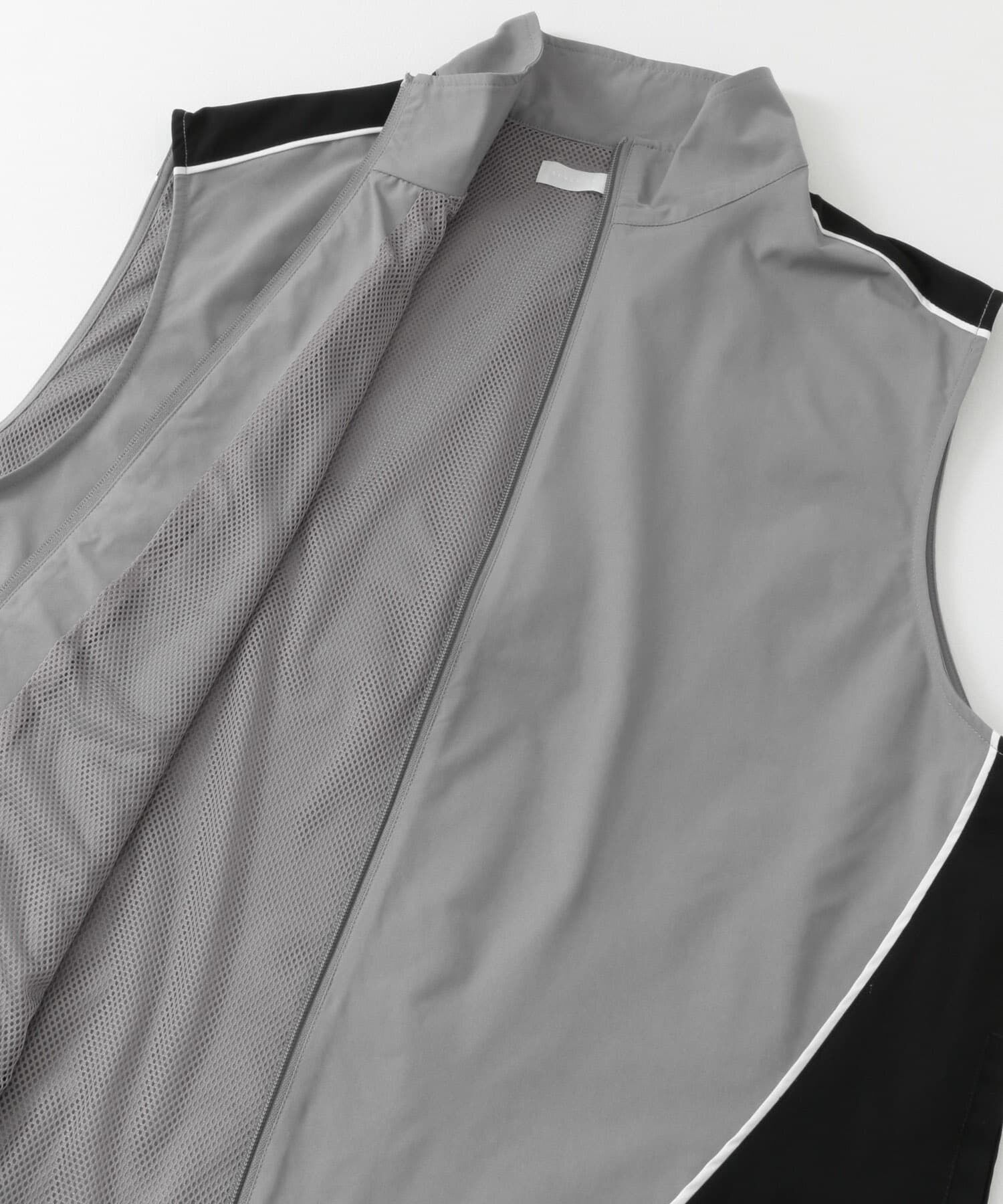 SENSE OF PLACE by URBAN RESEARCH「『セットアップ対応』 ブロックドトラックベスト」|ノーカラーコート|