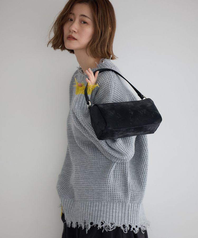 YECCA VECCA「【cache cache】シルクサテンPU筒型ショルダー」|ショルダー・メッセンジャー|Black