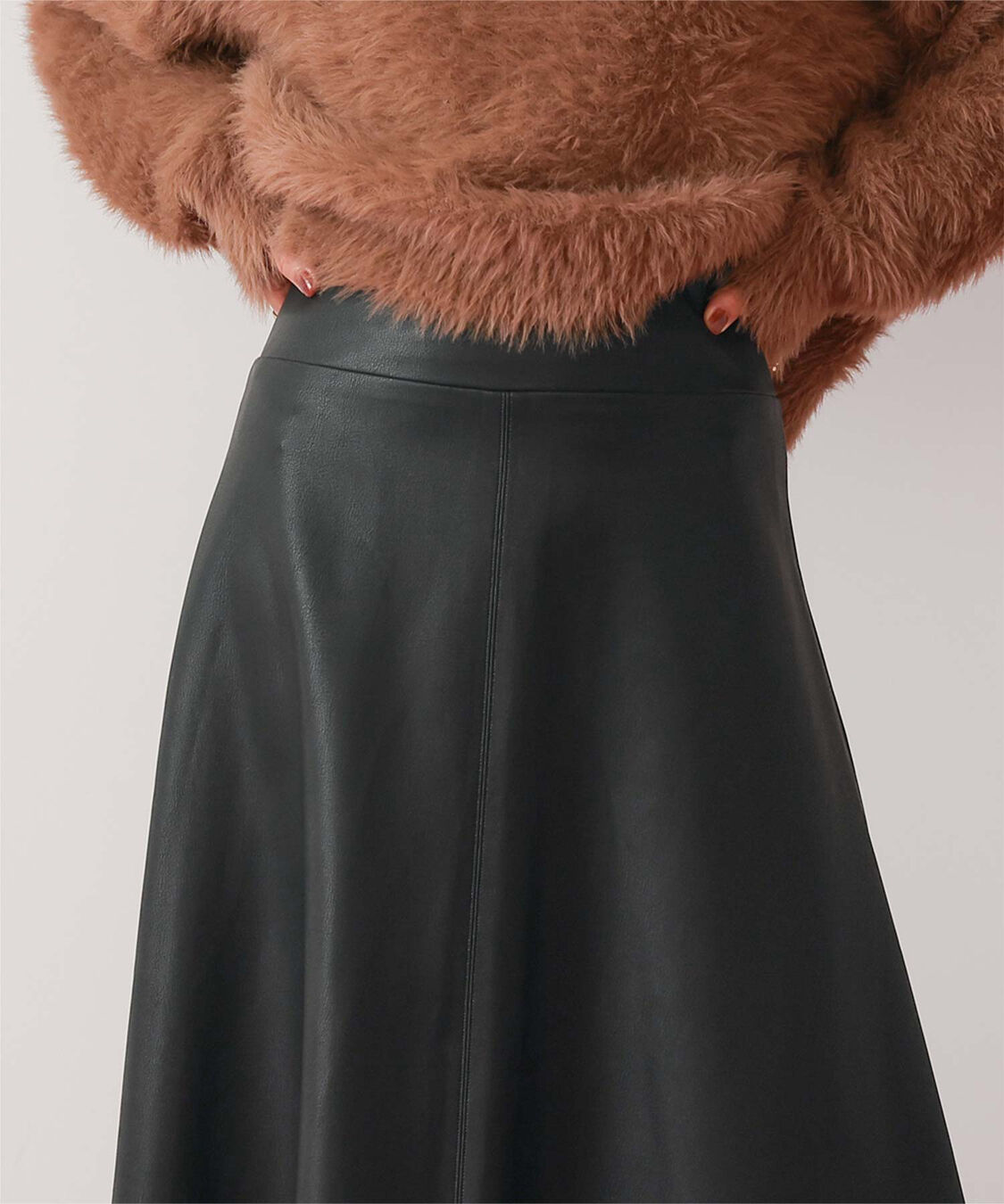 ur's「フェイクレザーフレアスカート」|スカート|