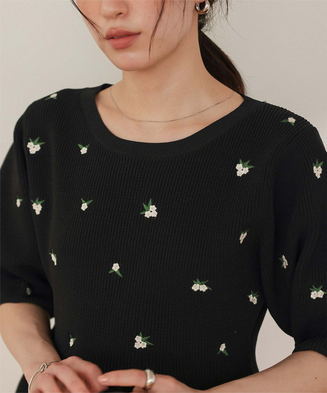 titivate「フラワー刺繍ペプラムニットトップス」|ニット・セーター|