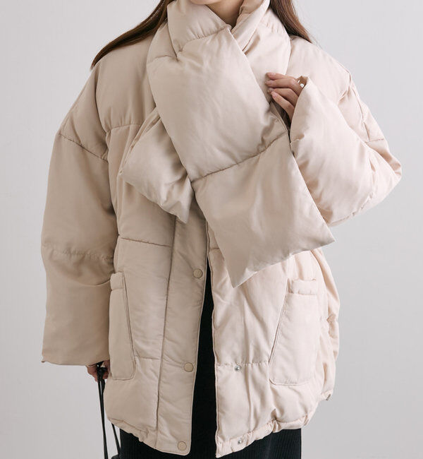  「【WEB限定】マフラー付きノーカラーフェイクダウンジャット」|ダウン|