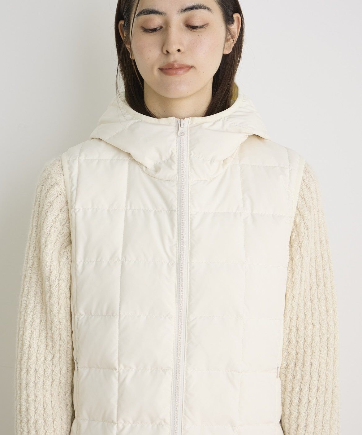 DAY by DAY it&rsquo;s international「ロングフードダウンベスト《TAION &amp; LIMONTA EAST》 」|ダウン|