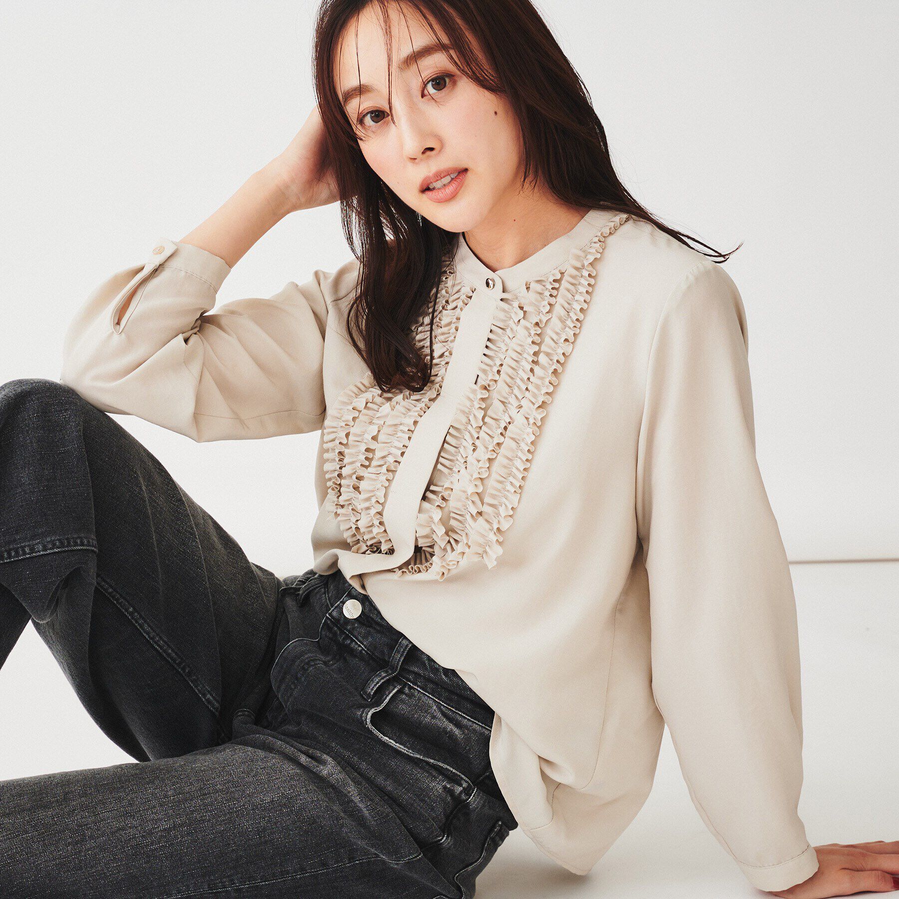 UNTITLED「【オンオフ使える/洗える】長袖フリルブラウス」|シャツ・ブラウス|