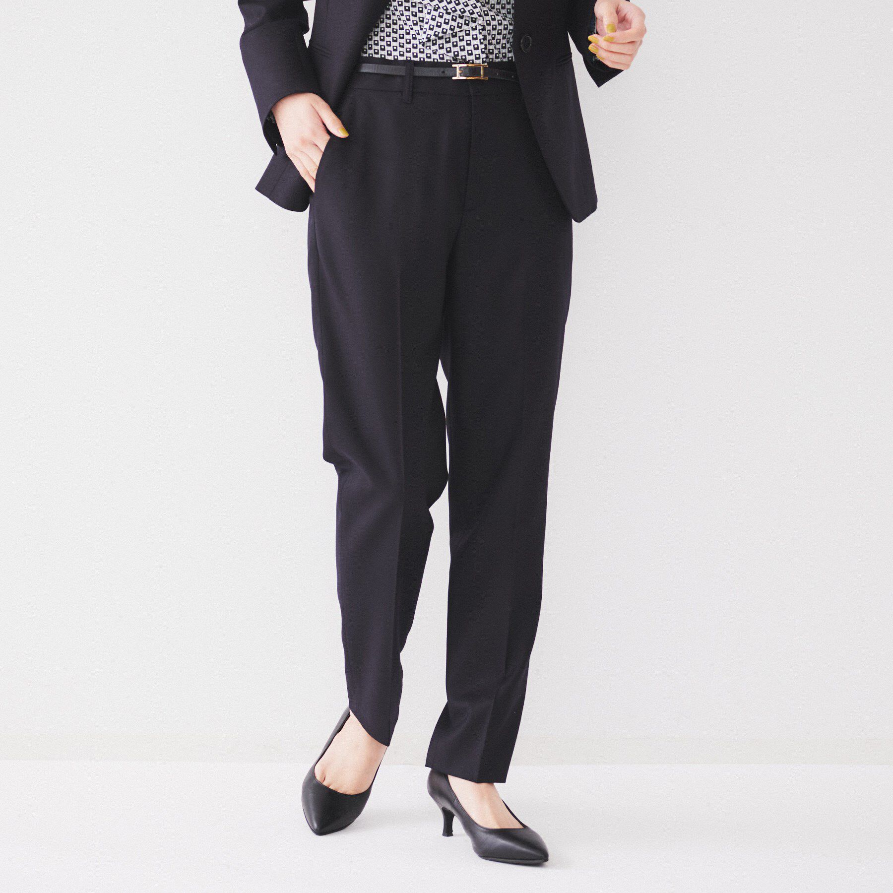 UNTITLED「【日本製/通勤スーツ】ウーステッドフラノ テーパードパンツ」|その他|ネイビー(094)