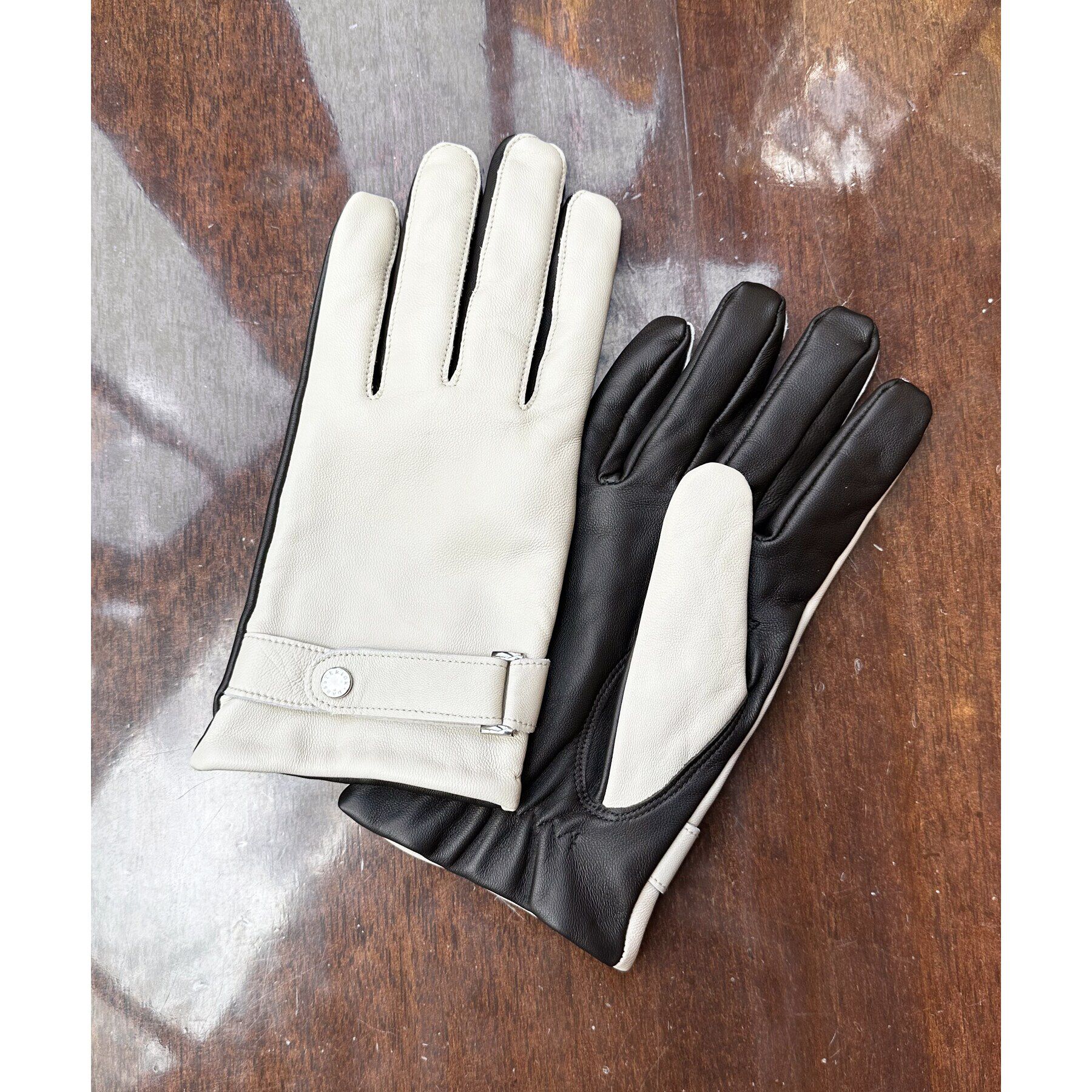 DRESSTERIOR「【スマホ対応/Safari12月号掲載】羊革スマートグローブ」|手袋|ベージュ(052)