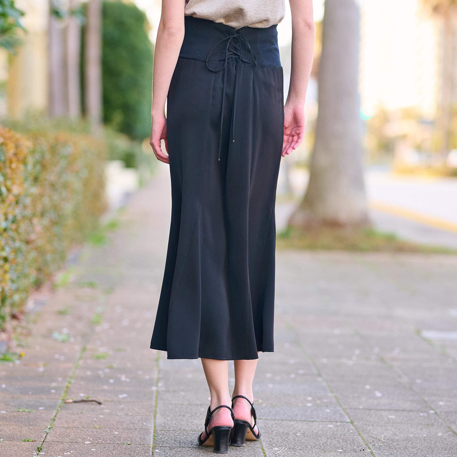 DRESSTERIOR「【大人百花春号掲載 モデル美香さん着用】バックストラップマーメイドスカート」|スカート|