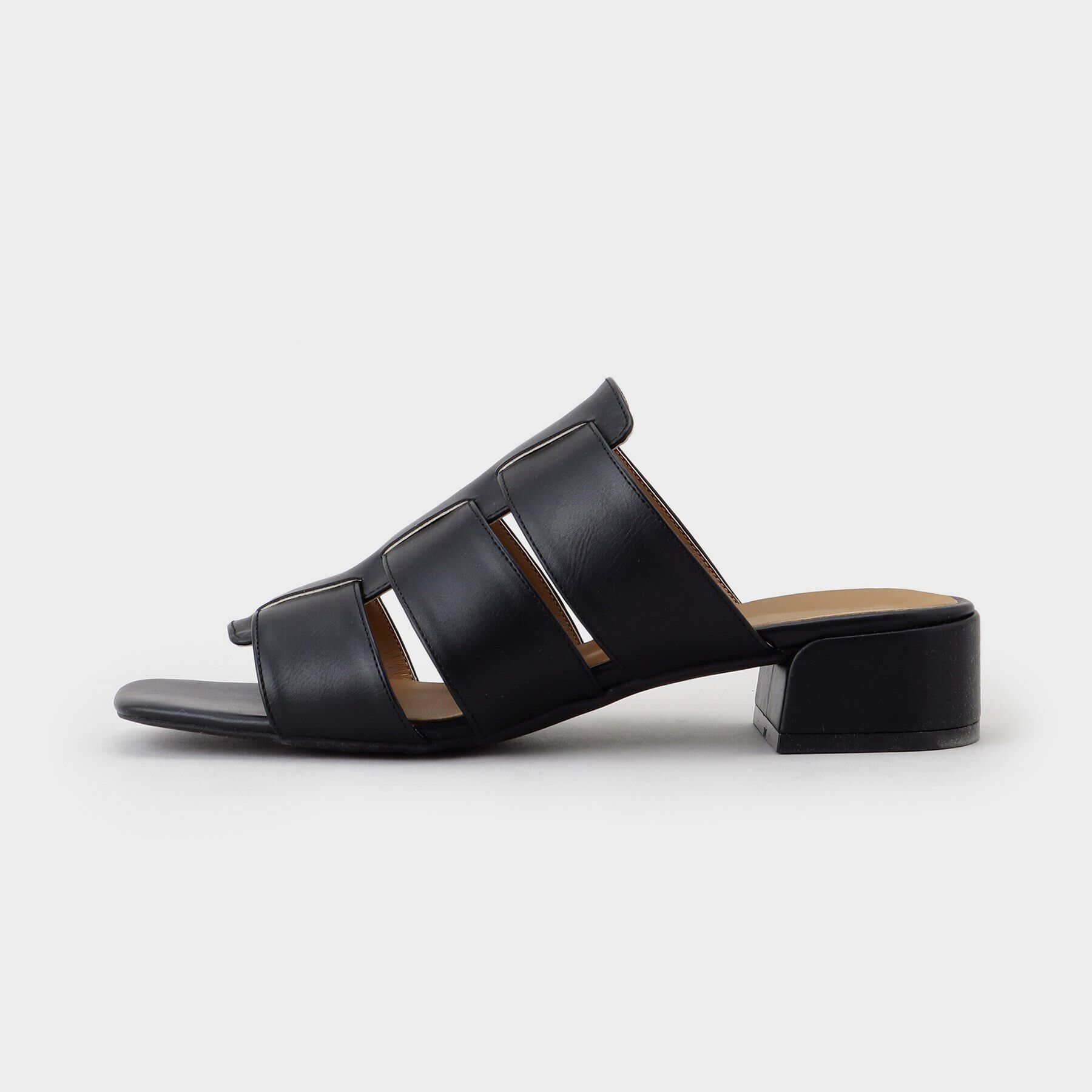 INDIVI「【合皮】グルカ風デザインミュールサンダル」|サンダル|