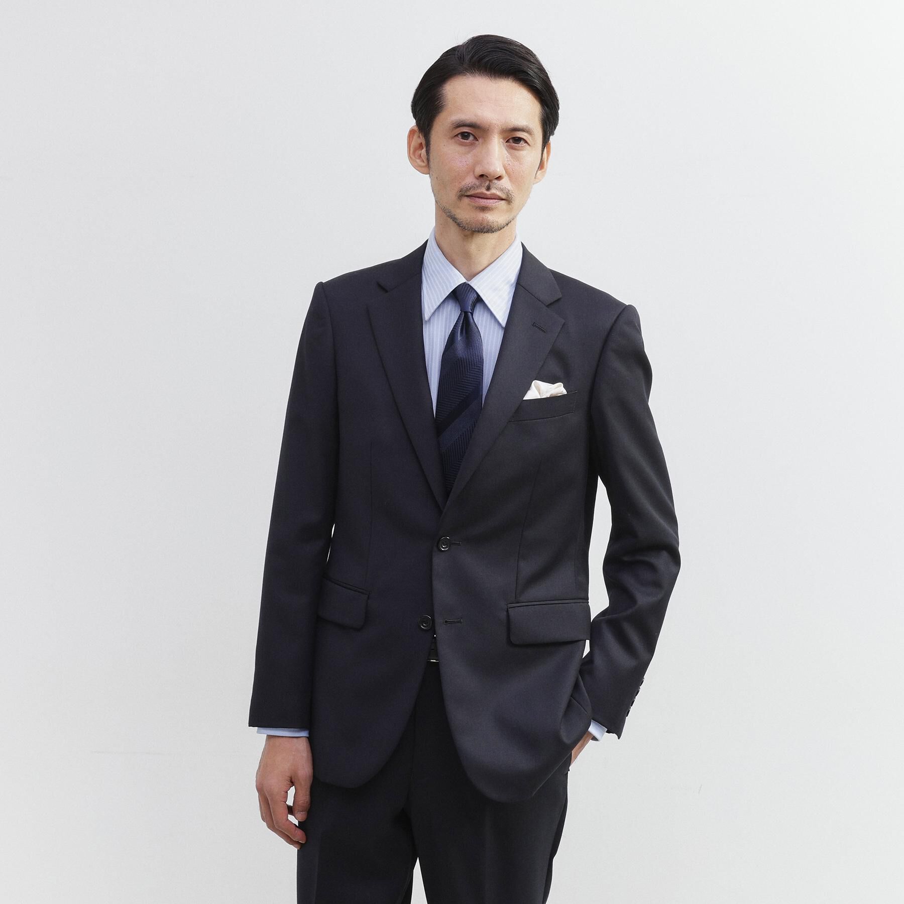 TAKEO KIKUCHI「【冠婚葬祭】無地 サージスーツ/3ピース対応可」|スーツ|