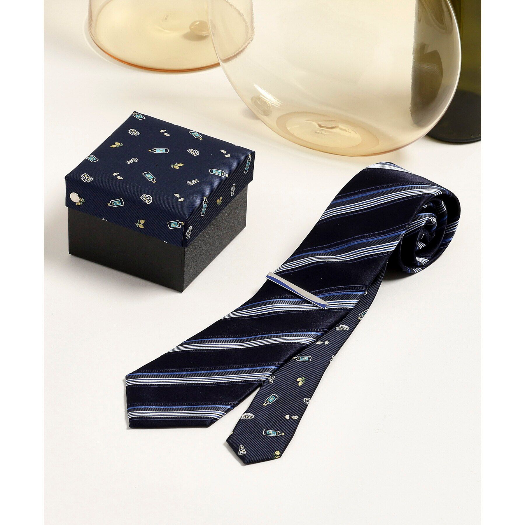 TAKEO KIKUCHI「【お酒柄】ブルーネクタイ＆タイバー BOXセット」|ネクタイ・蝶ネクタイ|ネイビーストライプ(