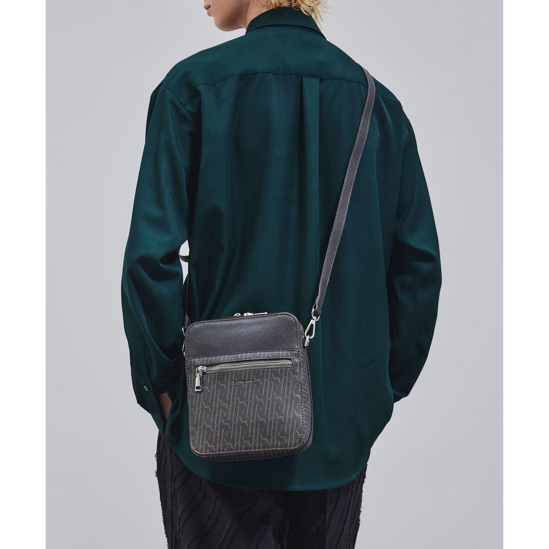 tk.TAKEO KIKUCHI「バイカラースクエアボックスショルダーバッグ」|ショルダー・メッセンジャー|ﾀﾊﾞｺﾌﾞﾗｳﾝ(355)