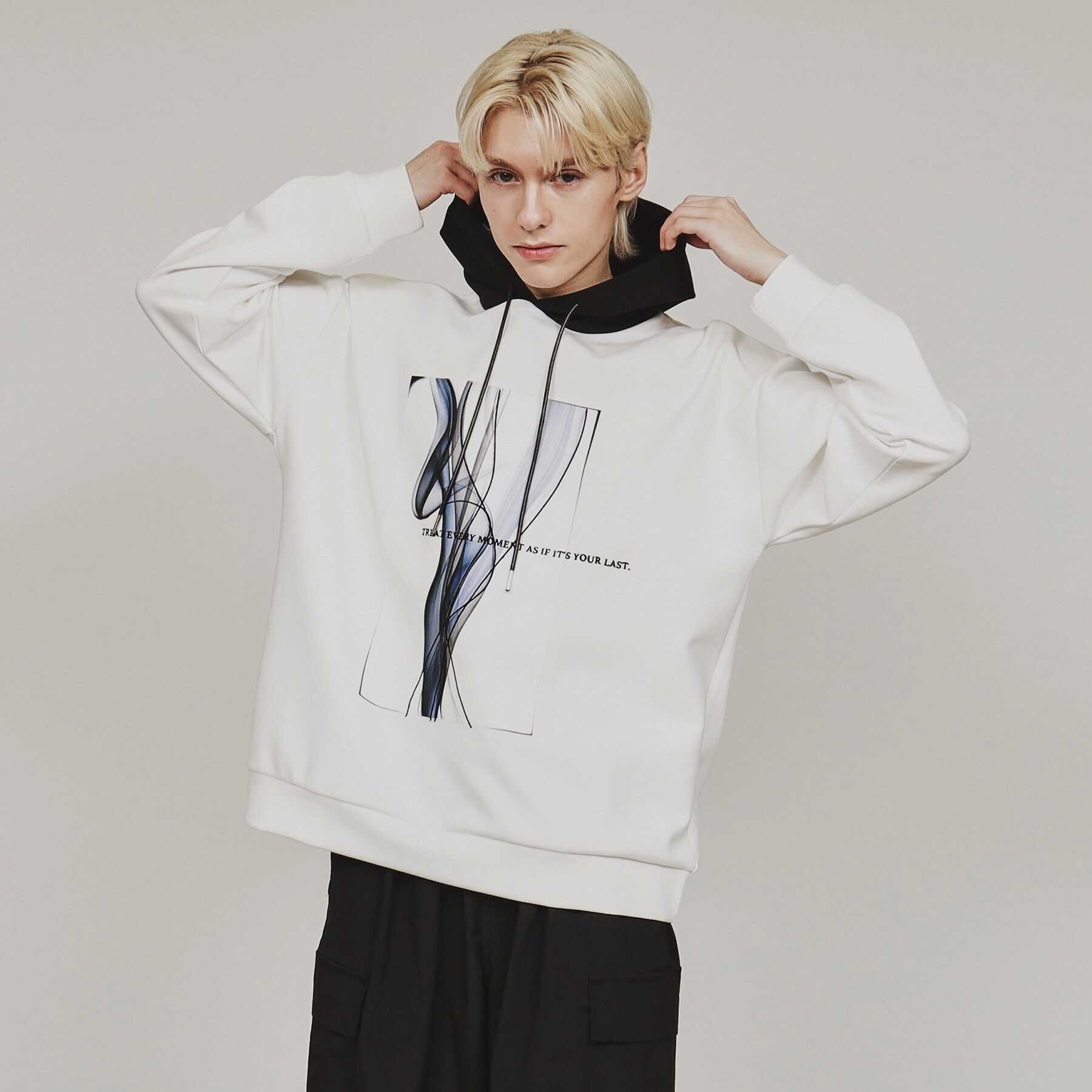 tk.TAKEO KIKUCHI「バイカラーフードスモークパーカ」|パーカー|