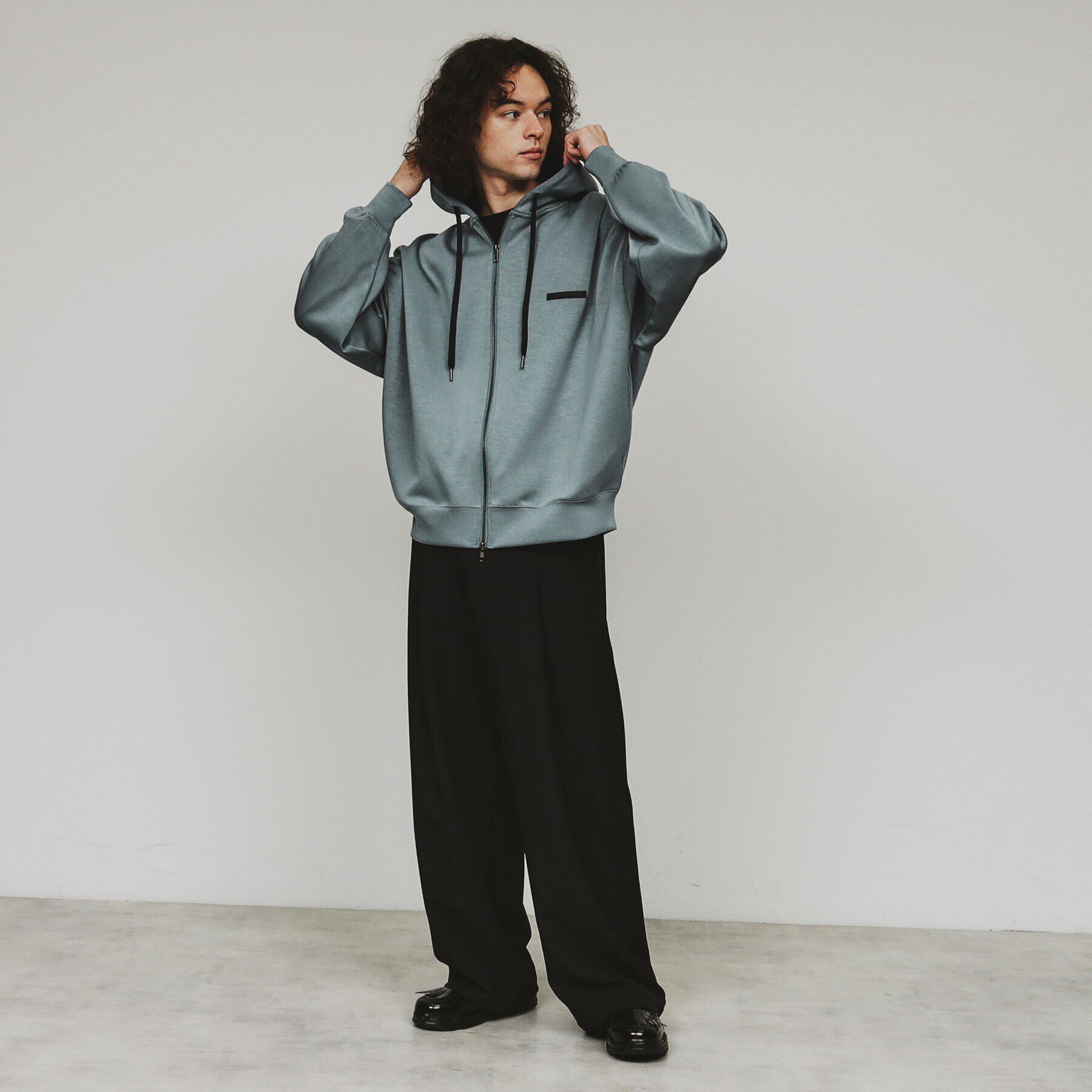 tk.TAKEO KIKUCHI「ワンポイントジップパーカー」|パーカー|