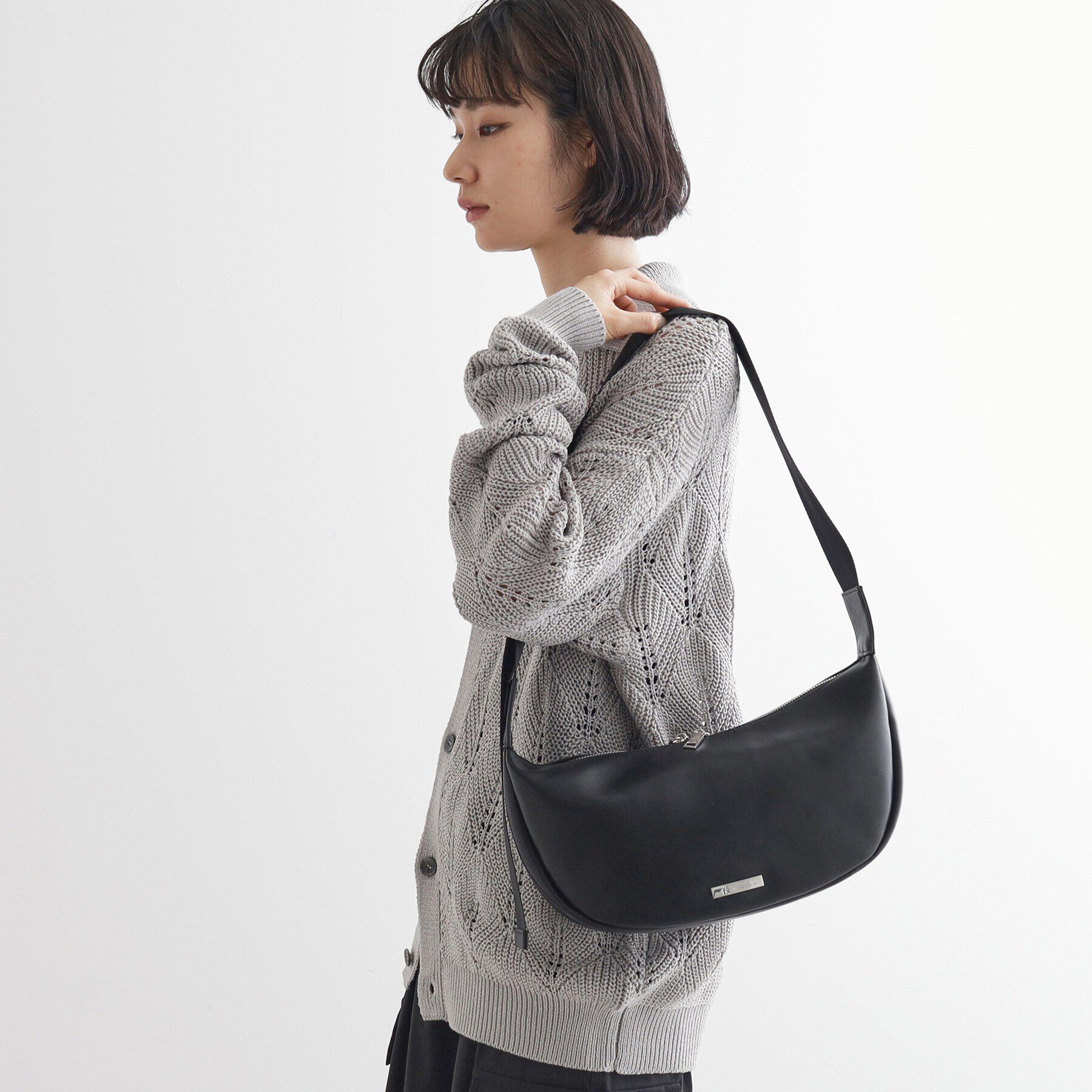 tk.TAKEO KIKUCHI「ミニラウンドショルダーバッグ」|ショルダー・メッセンジャー|ﾌﾞﾗｯｸ(019)