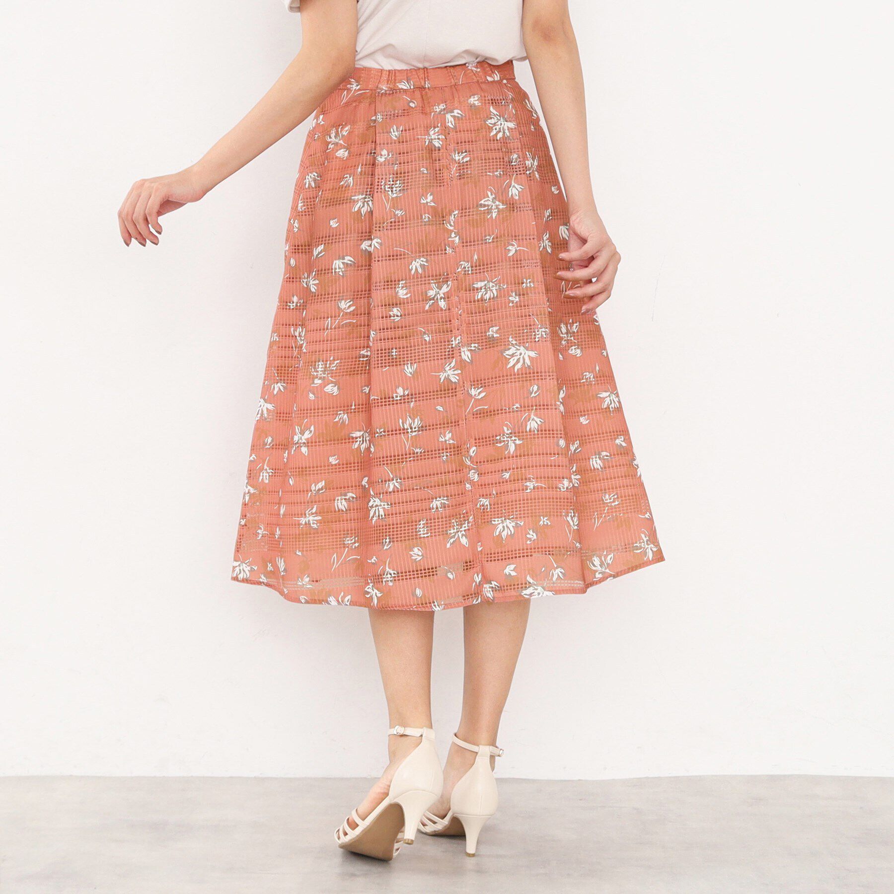 index「フラワータックフレアスカート【洗濯機洗い可/防シワ】」|スカート|