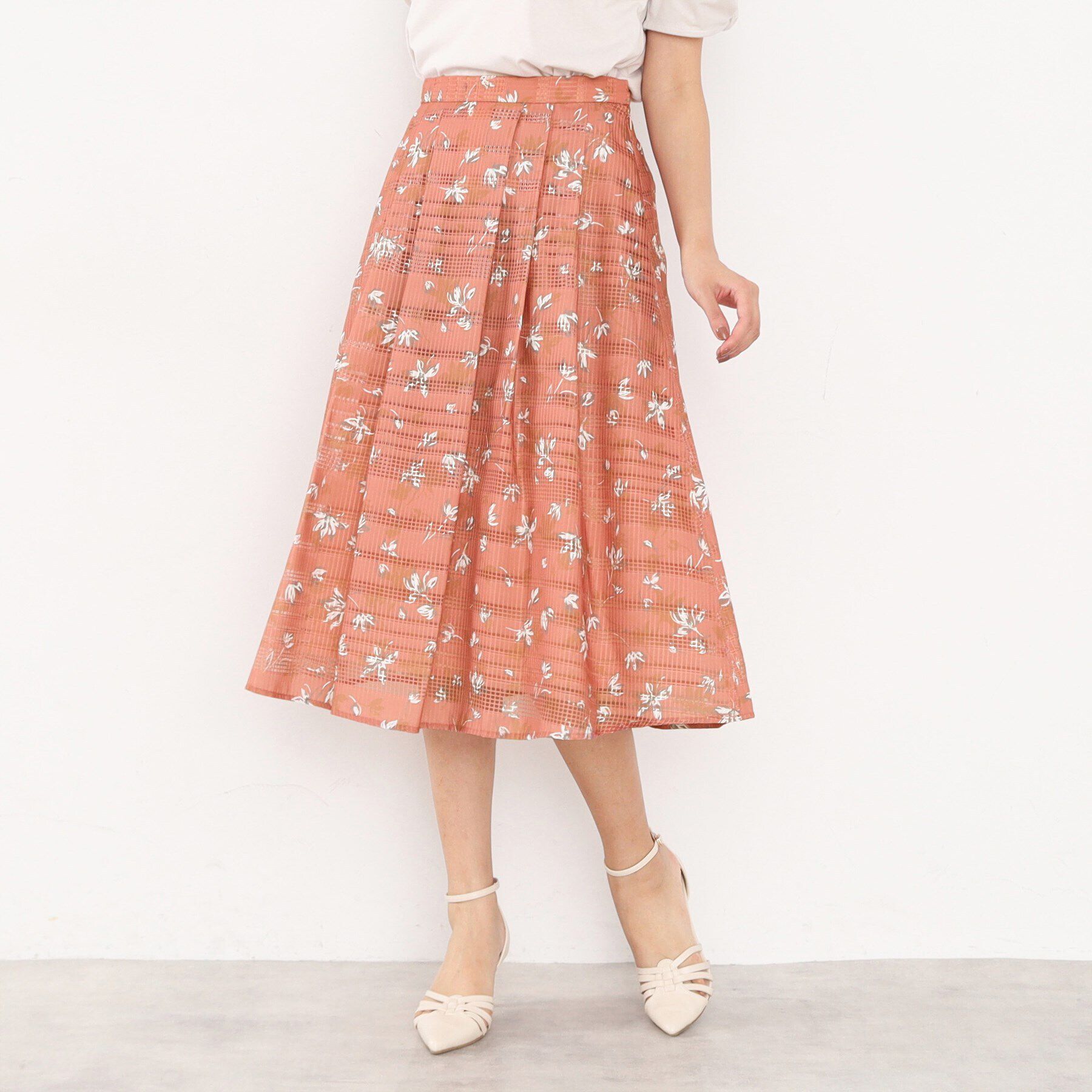 index「フラワータックフレアスカート【洗濯機洗い可/防シワ】」|スカート|オレンジ(066)