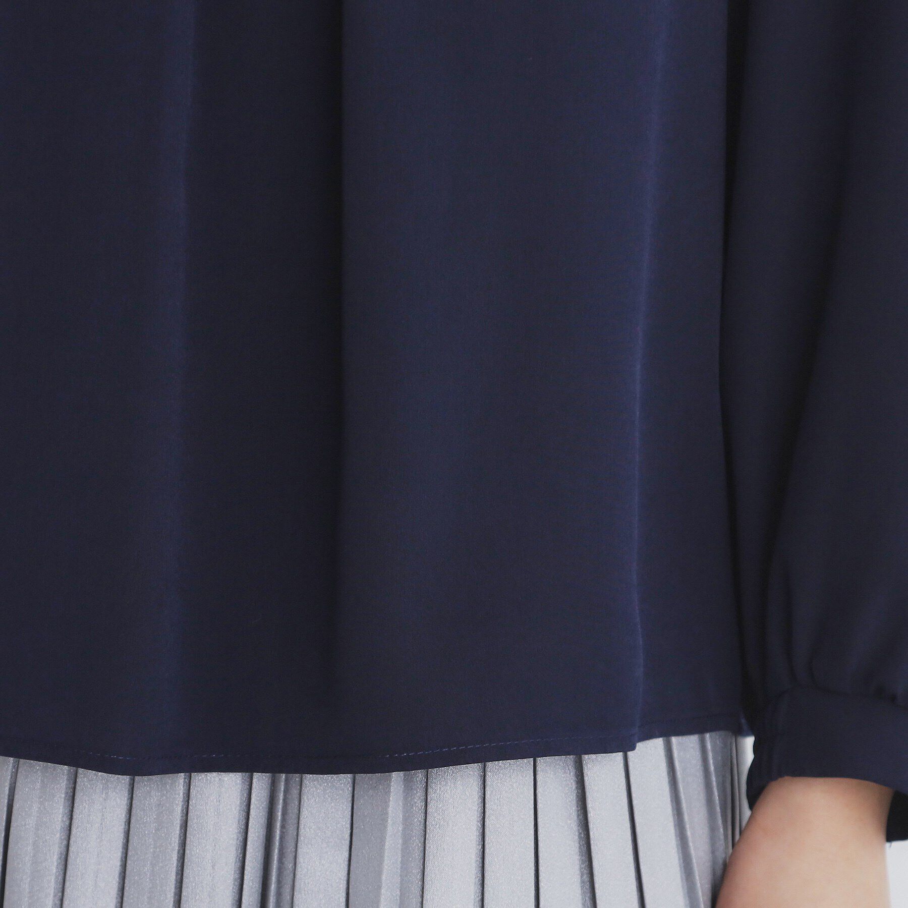 index「タックロールVネックブラウス【洗濯機洗い可/イージーアイロン/防シワ】」|シャツ・ブラウス|