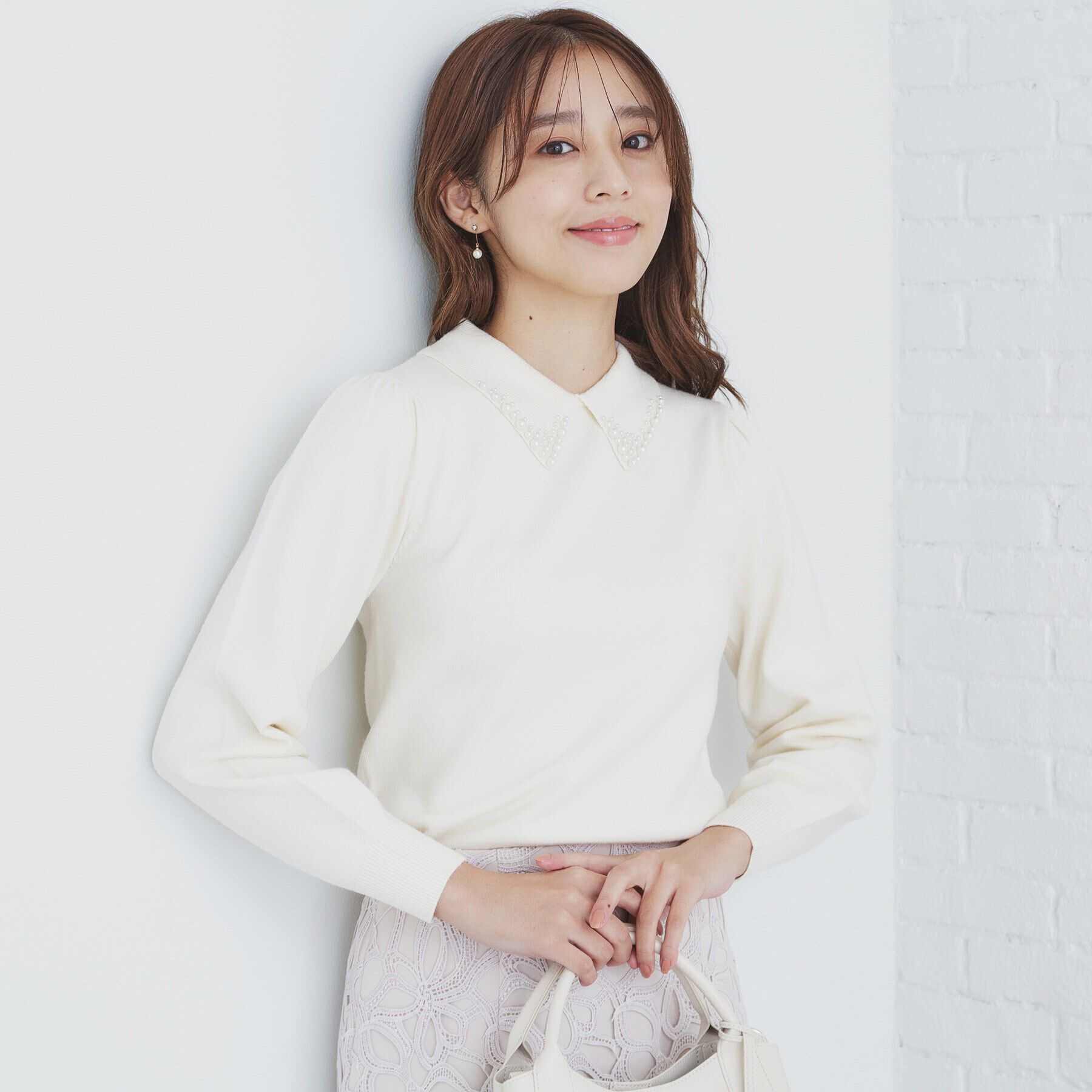 index「《美人百花掲載》ビジュー衿付きパフスリーブニット【洗濯機洗い可】」|ニット・セーター|アイボリー(004)