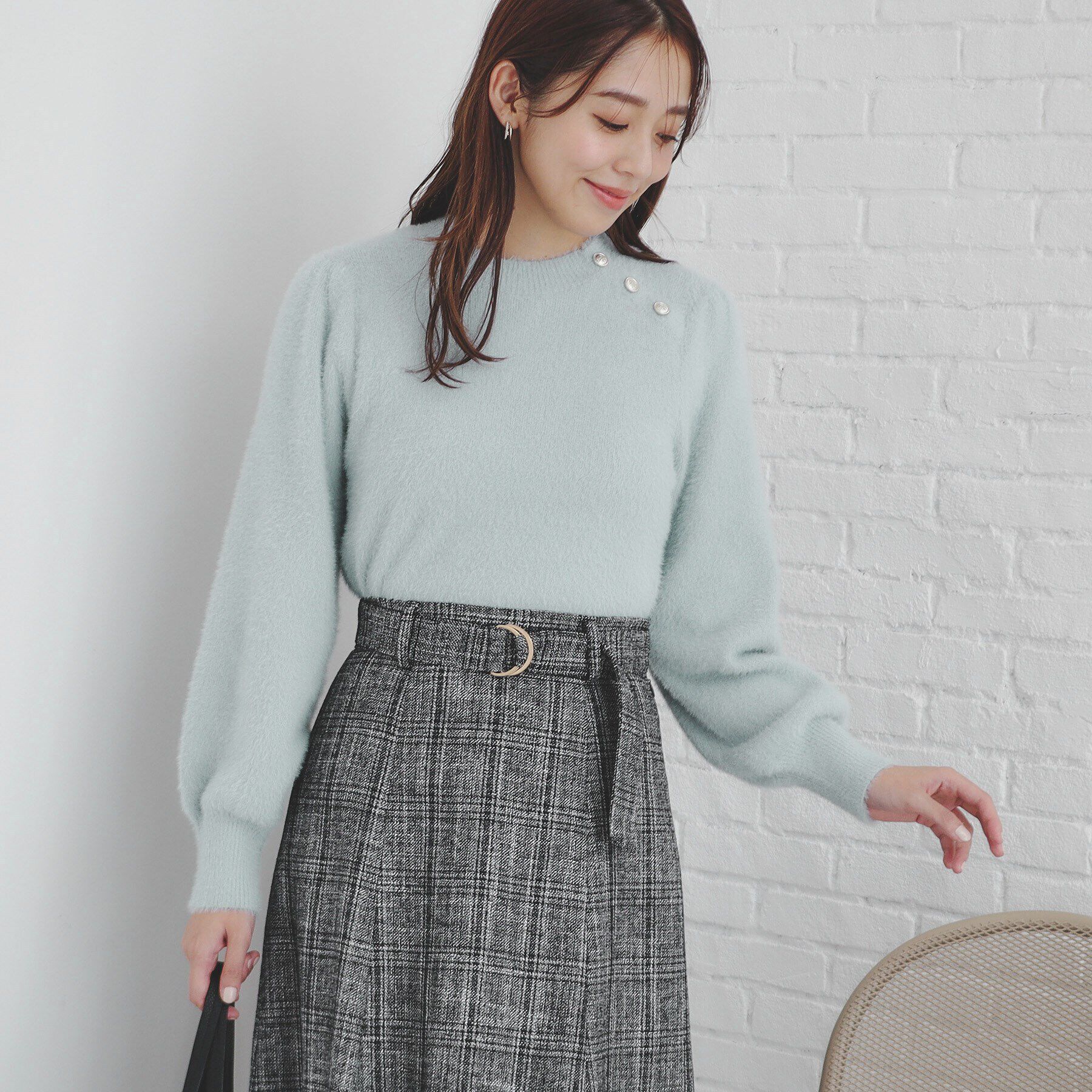 index「ゴールドボタンパフスリーブラメフェザーニット【洗濯機洗い可】」|ニット・セーター|