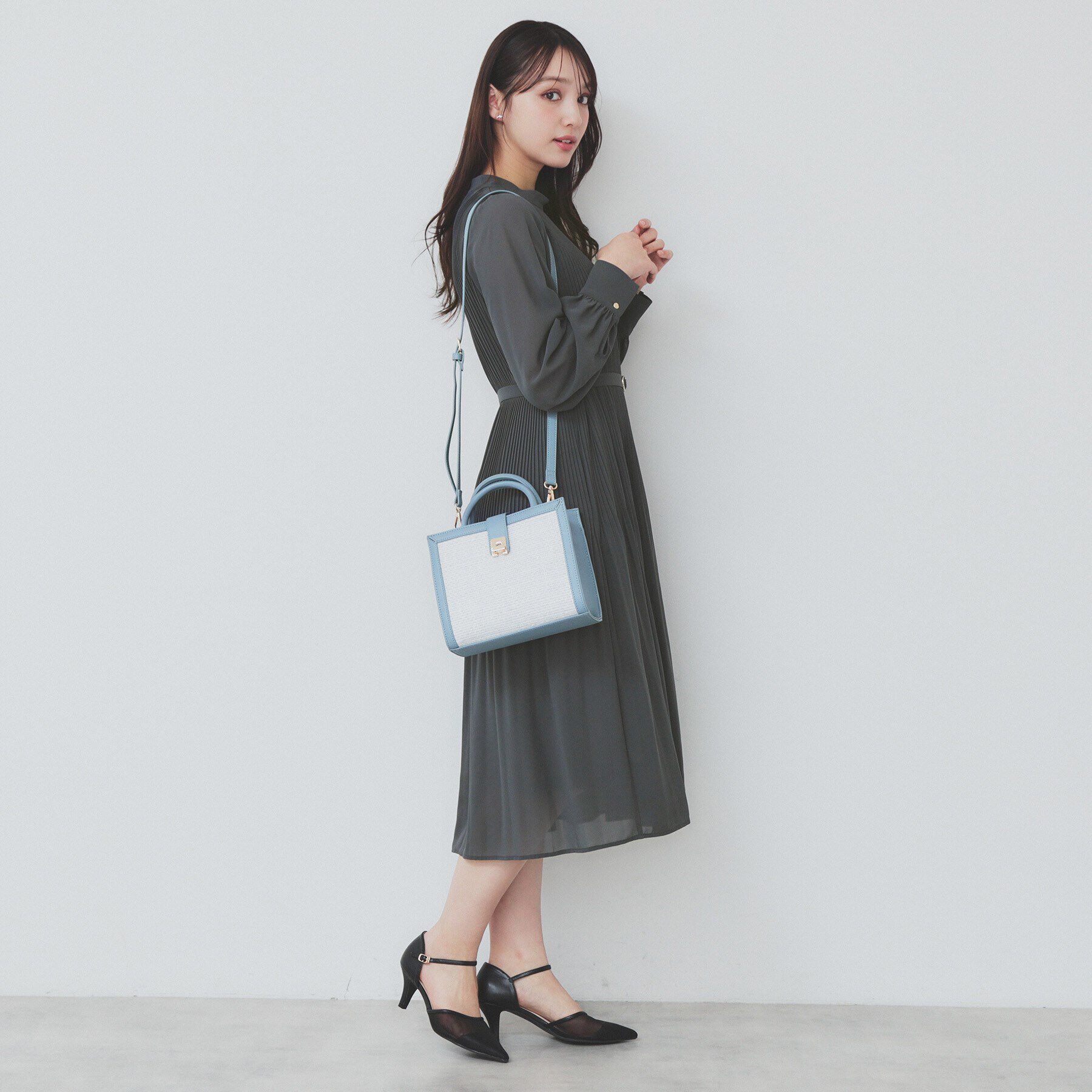 index「ベルト付きプリーツフレアワンピース【洗濯機洗い可/防シワ】」|ワンピース|