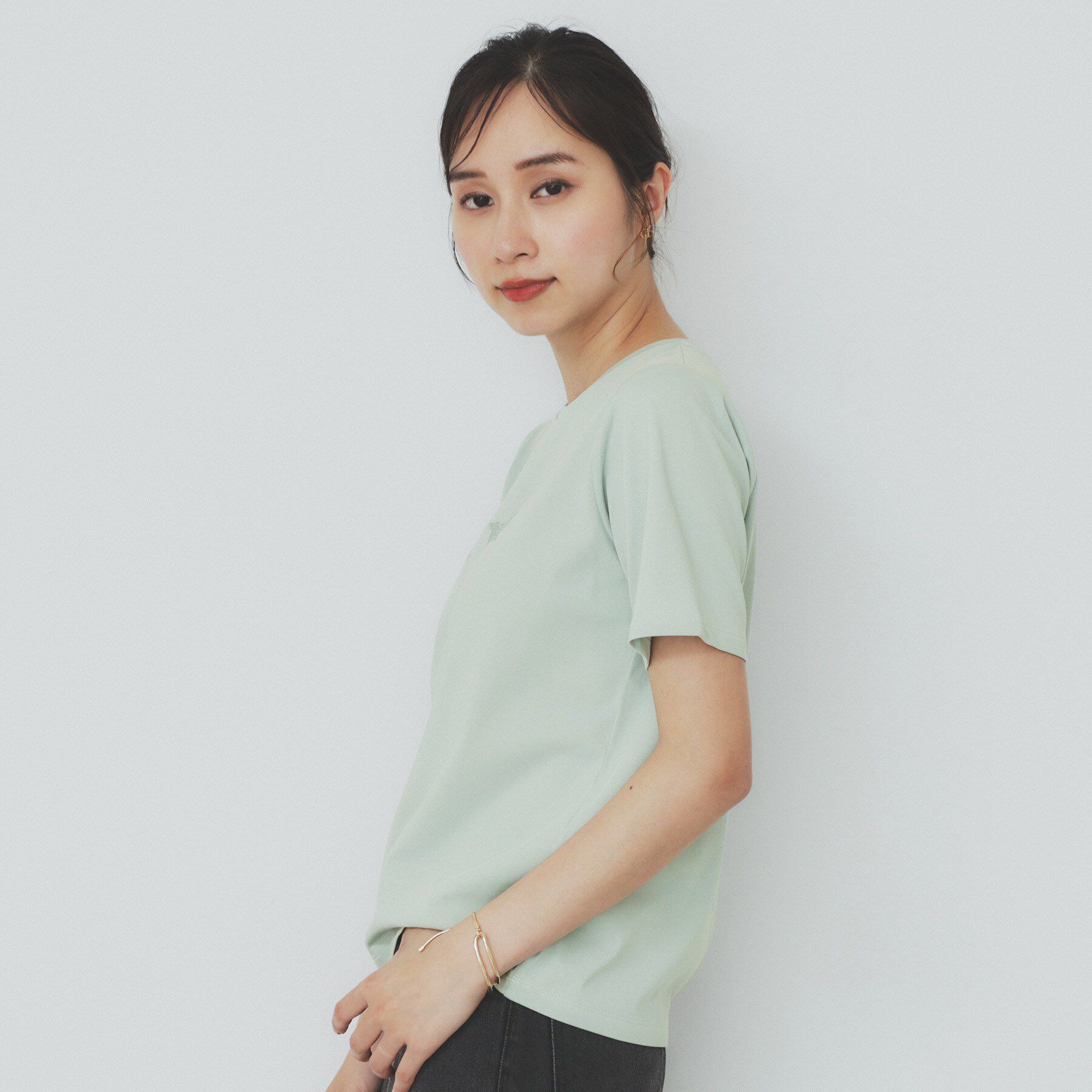 index「スパンコール刺繍ロゴTシャツ【洗濯機洗い可/接触冷感/UVケア】」|Tシャツ・カットソー|