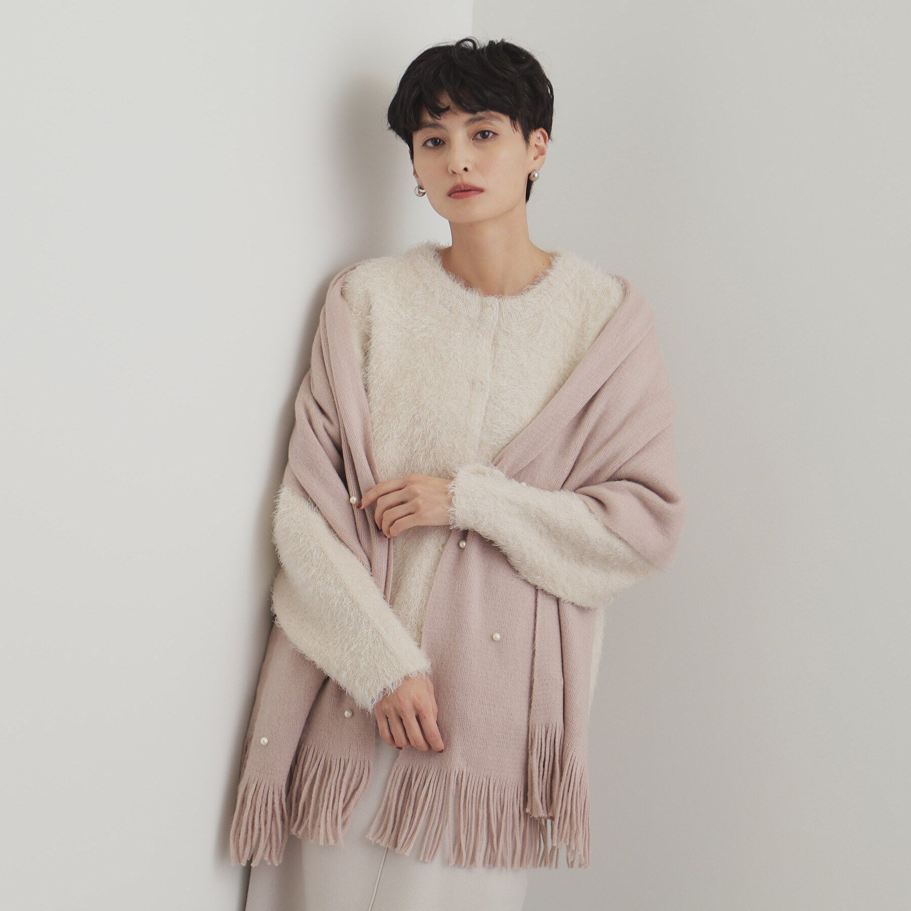 OPAQUE.CLIP「パール調ビーズ付フリンジマフラー」|ストール|
