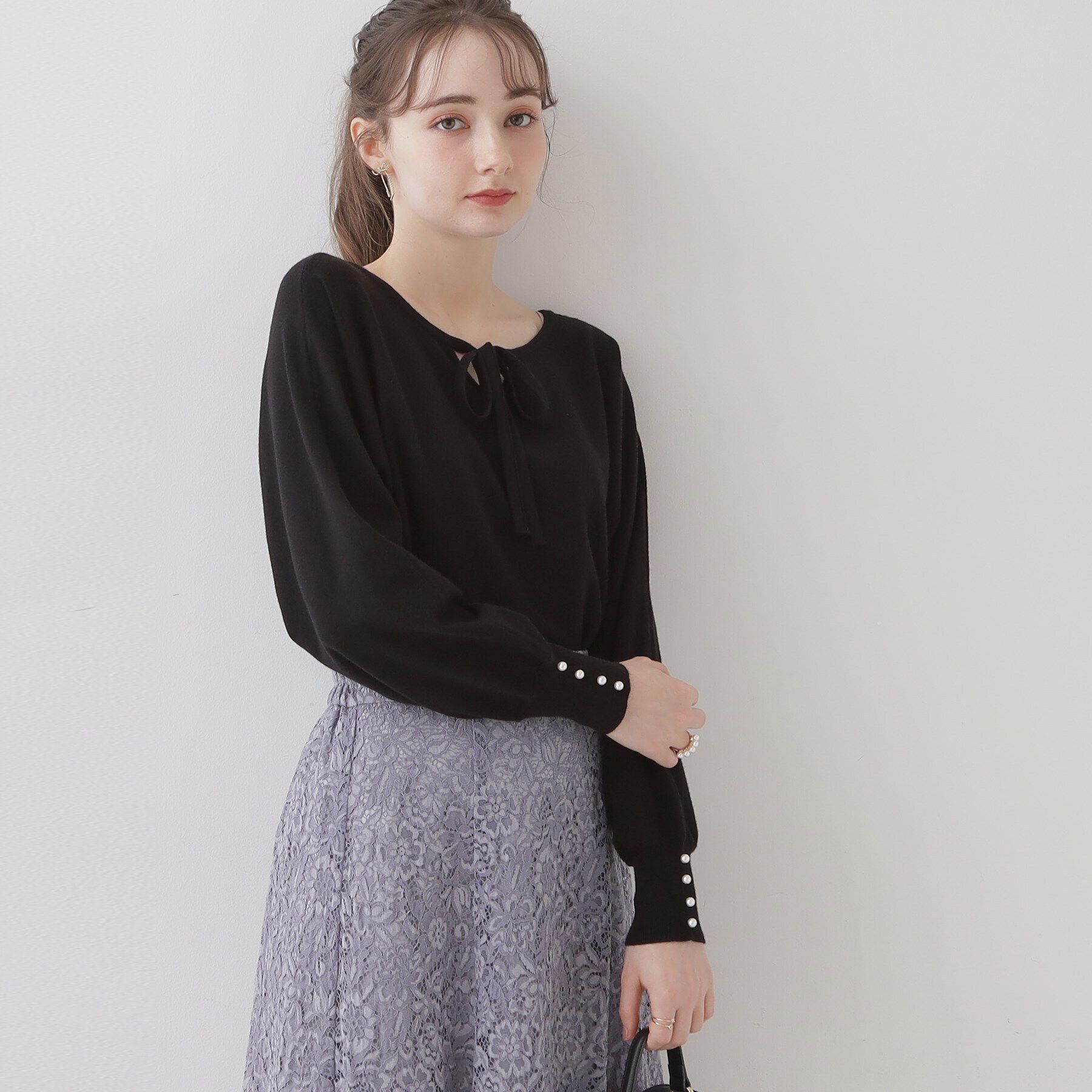 Couture broach「【美シルエットニット】リボン2WAYフェイクパール袖ドルマンニット」|ニット・セーター|ﾌﾞﾗｯｸ(019)