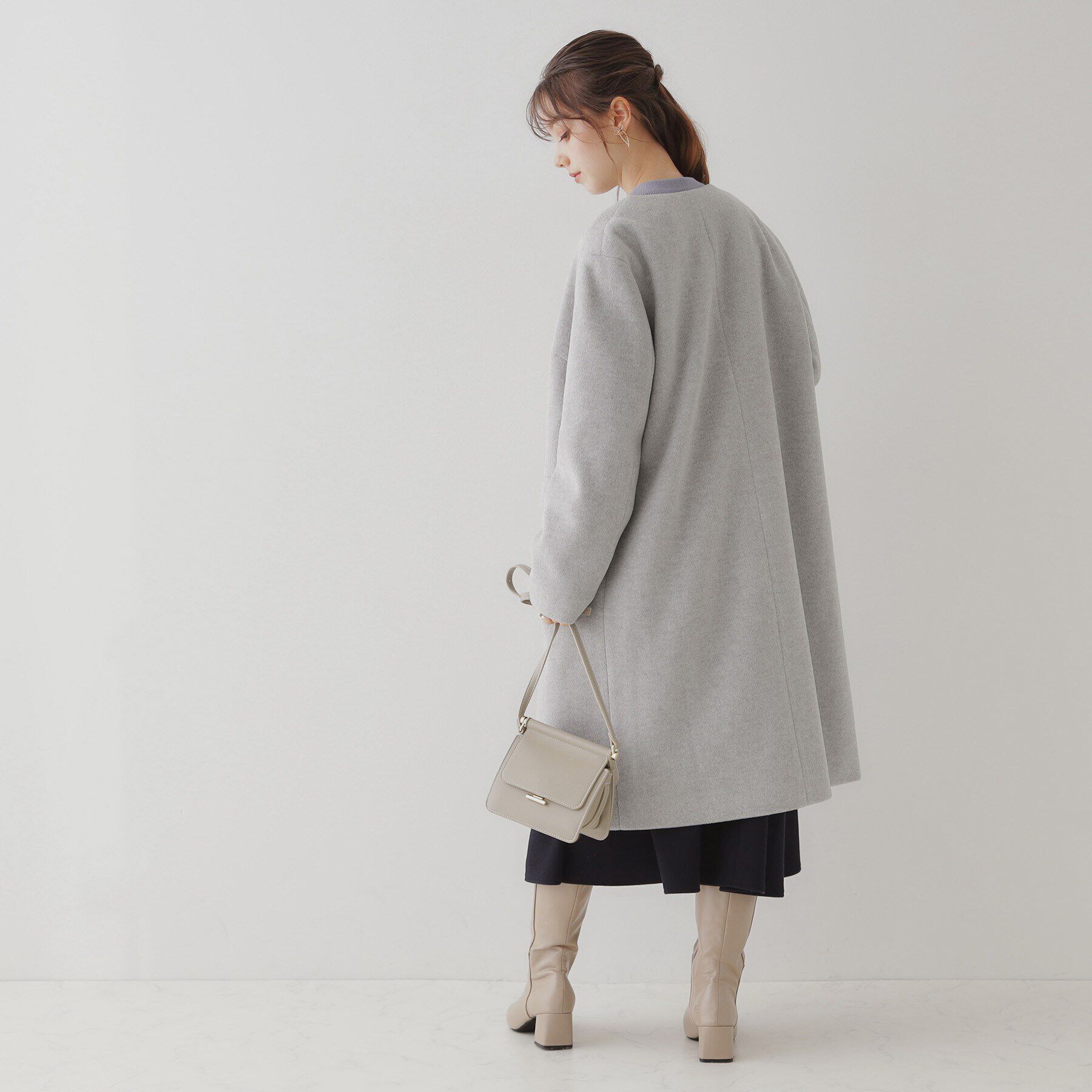 Couture broach「【プチプラ・華やかさを高める】ビジュー釦ロングコート」|ノーカラーコート|