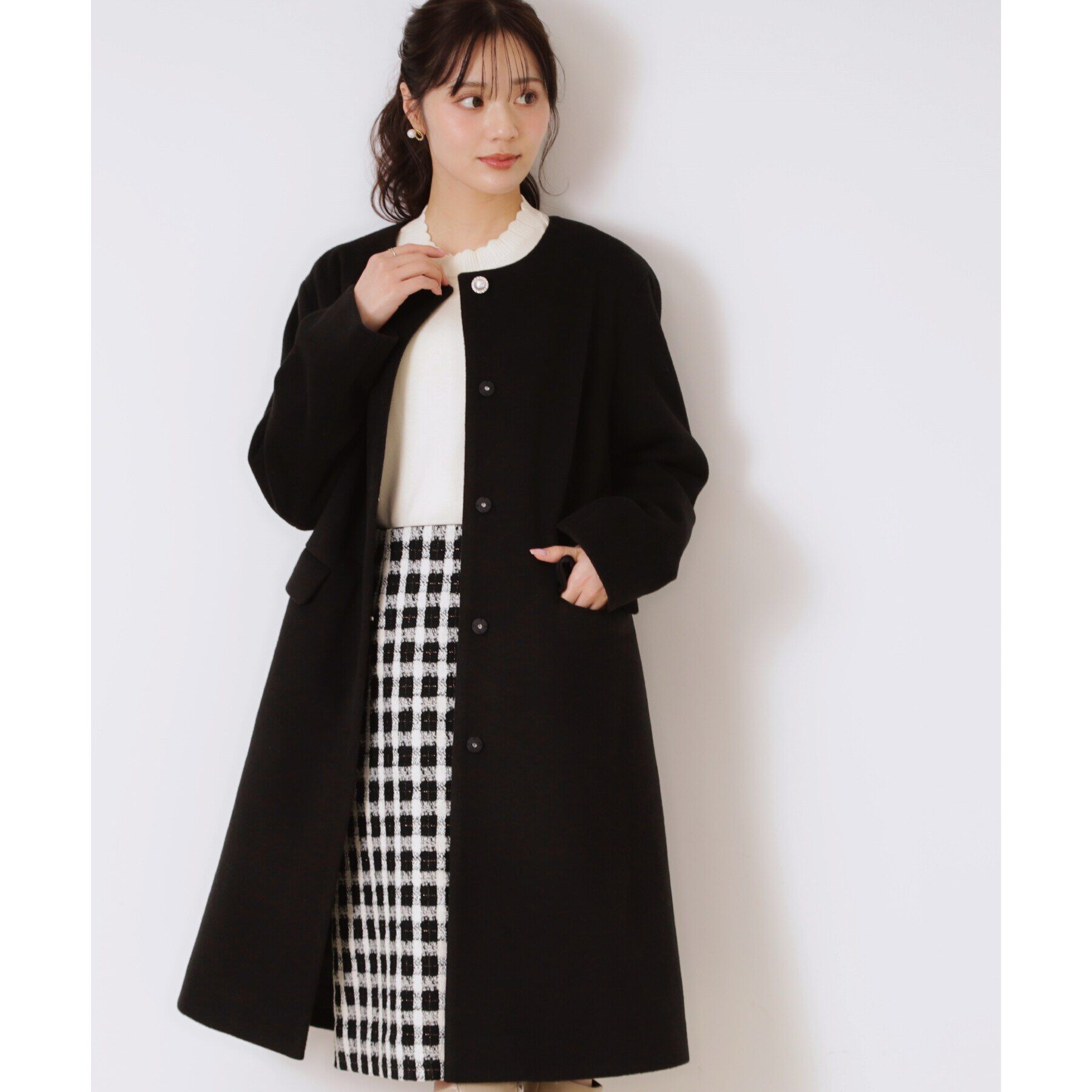 Couture broach「【プチプラ・華やかさを高める】ビジュー釦ロングコート」|ノーカラーコート|ﾌﾞﾗｯｸ(019)