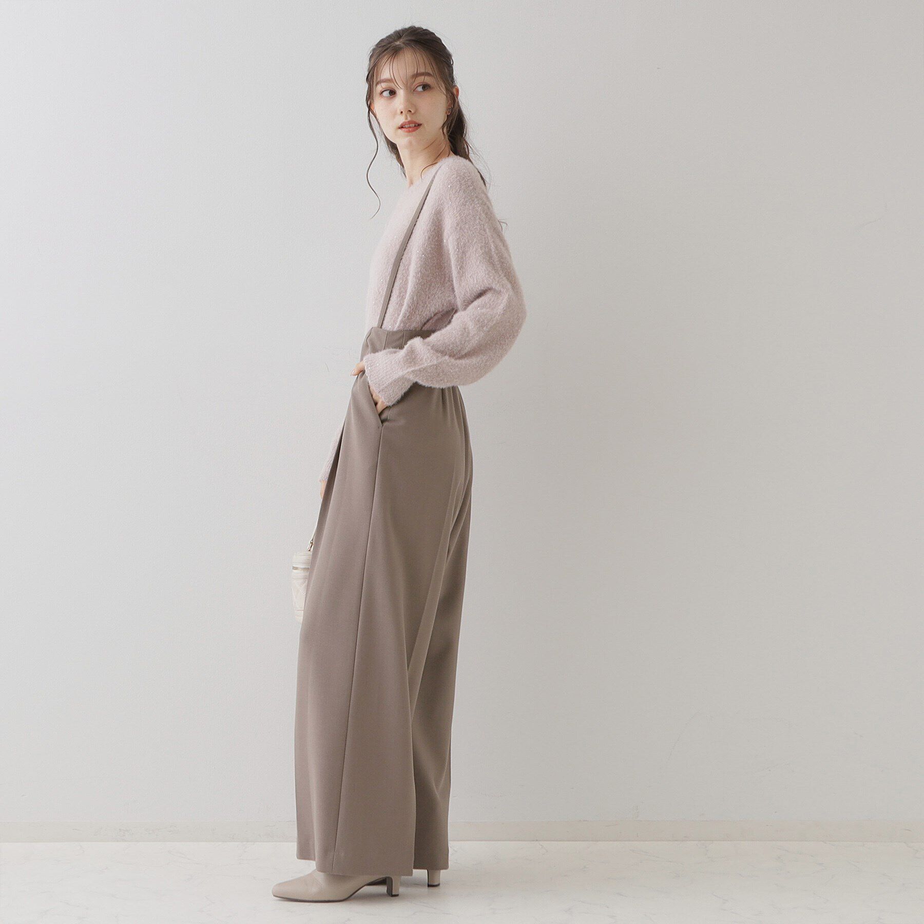 Couture broach「【華奢見せが叶う】サス付き裏起毛ジョーゼットワイドパンツ」|その他|