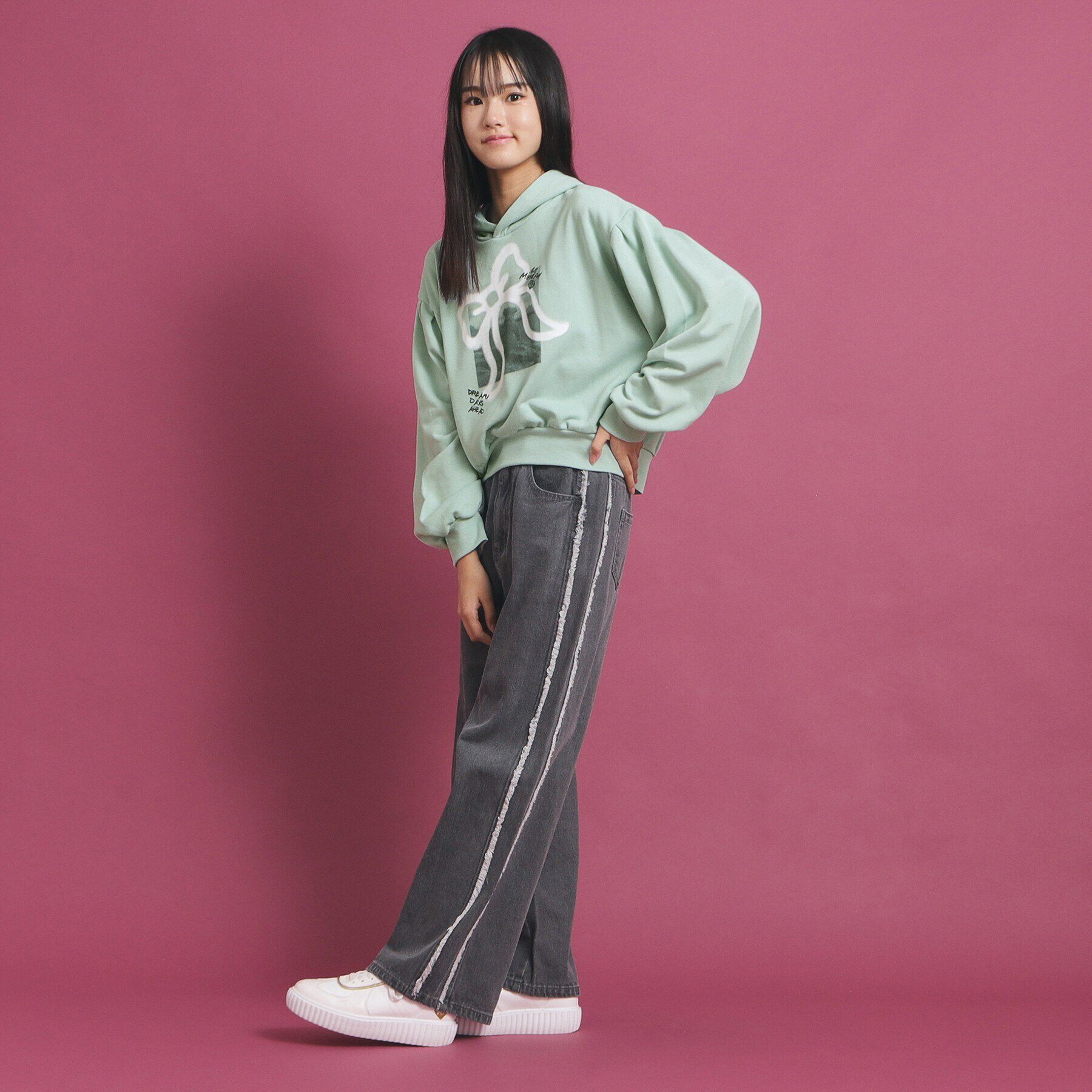 PINK-latte「スプレープリントロゴ フードパーカ」|パーカー|