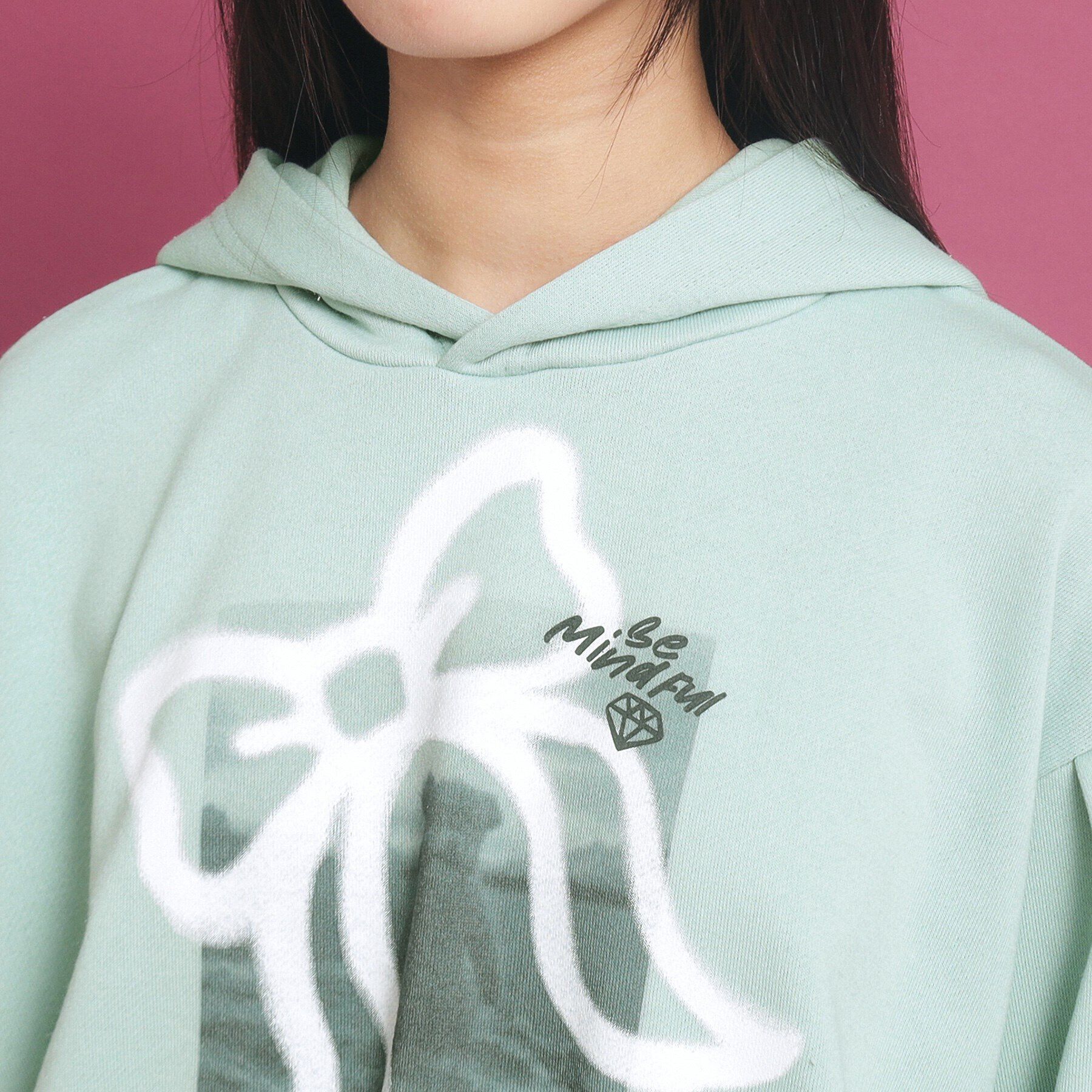 PINK-latte「スプレープリントロゴ フードパーカ」|パーカー|