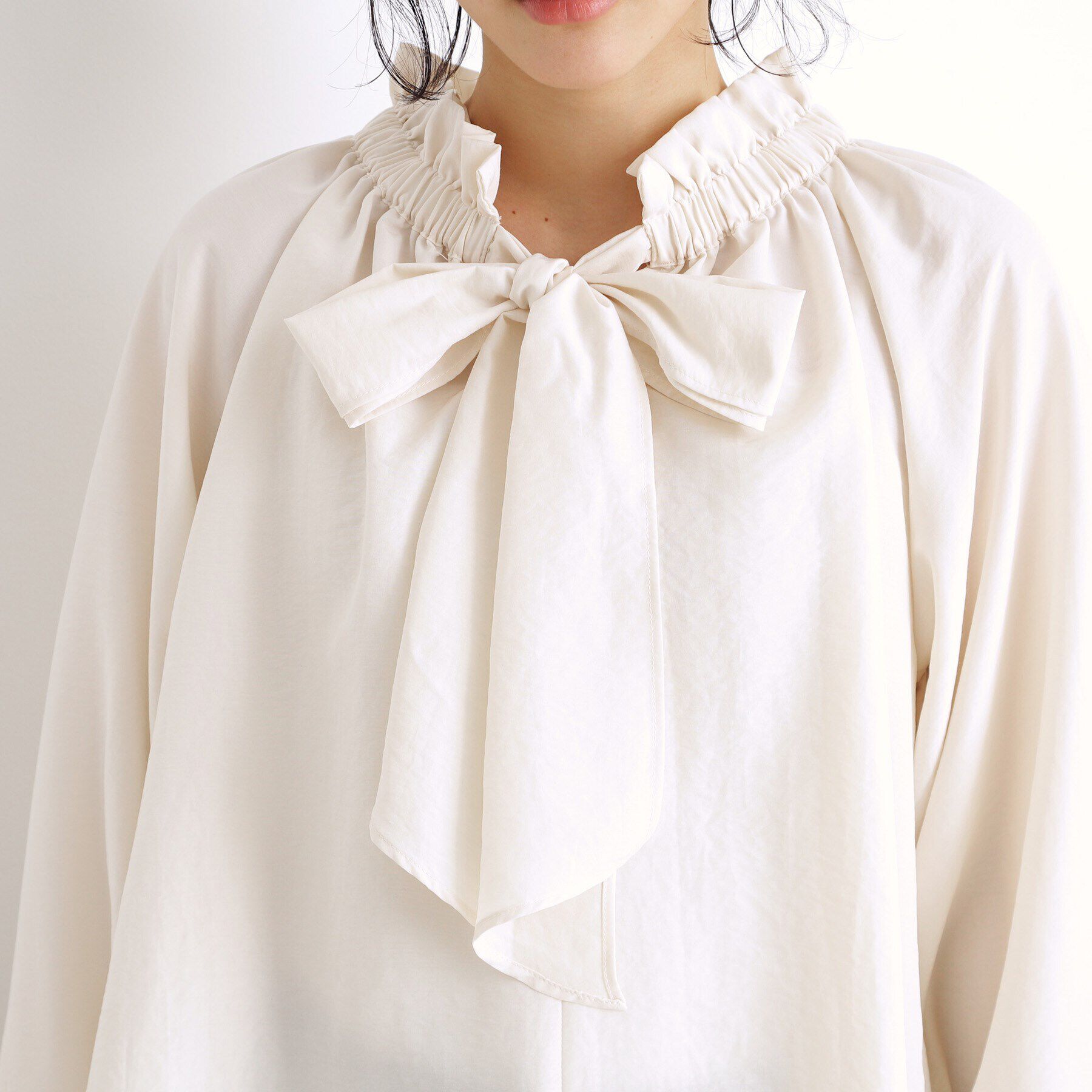 THE SHOP TK「【セレモニー/通勤/新生活】リボンボウタイブラウス/洗える」|シャツ・ブラウス|