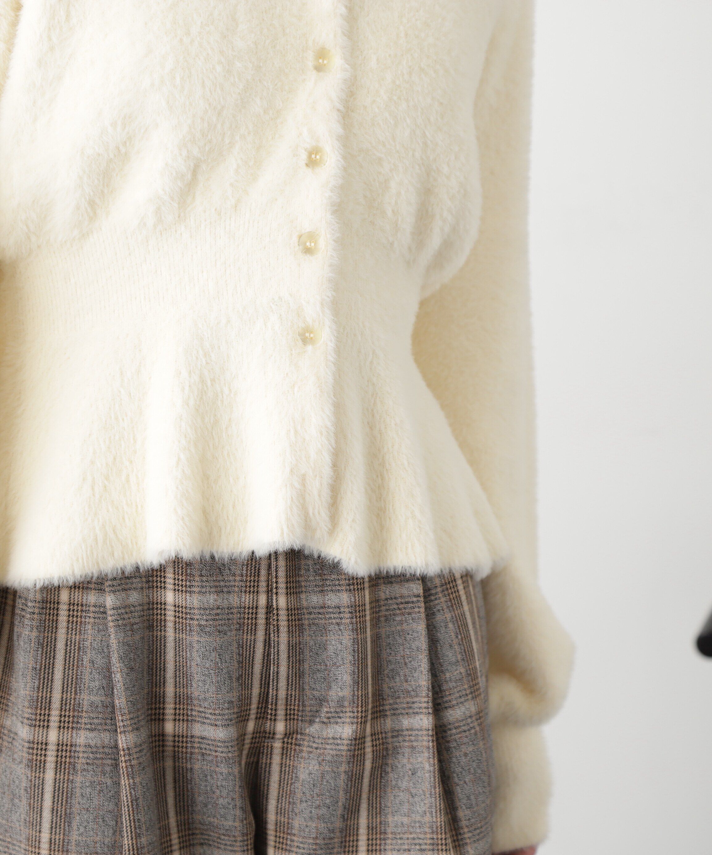  「ショートシャギーペプラムニットカーディガン」|ニット・セーター|