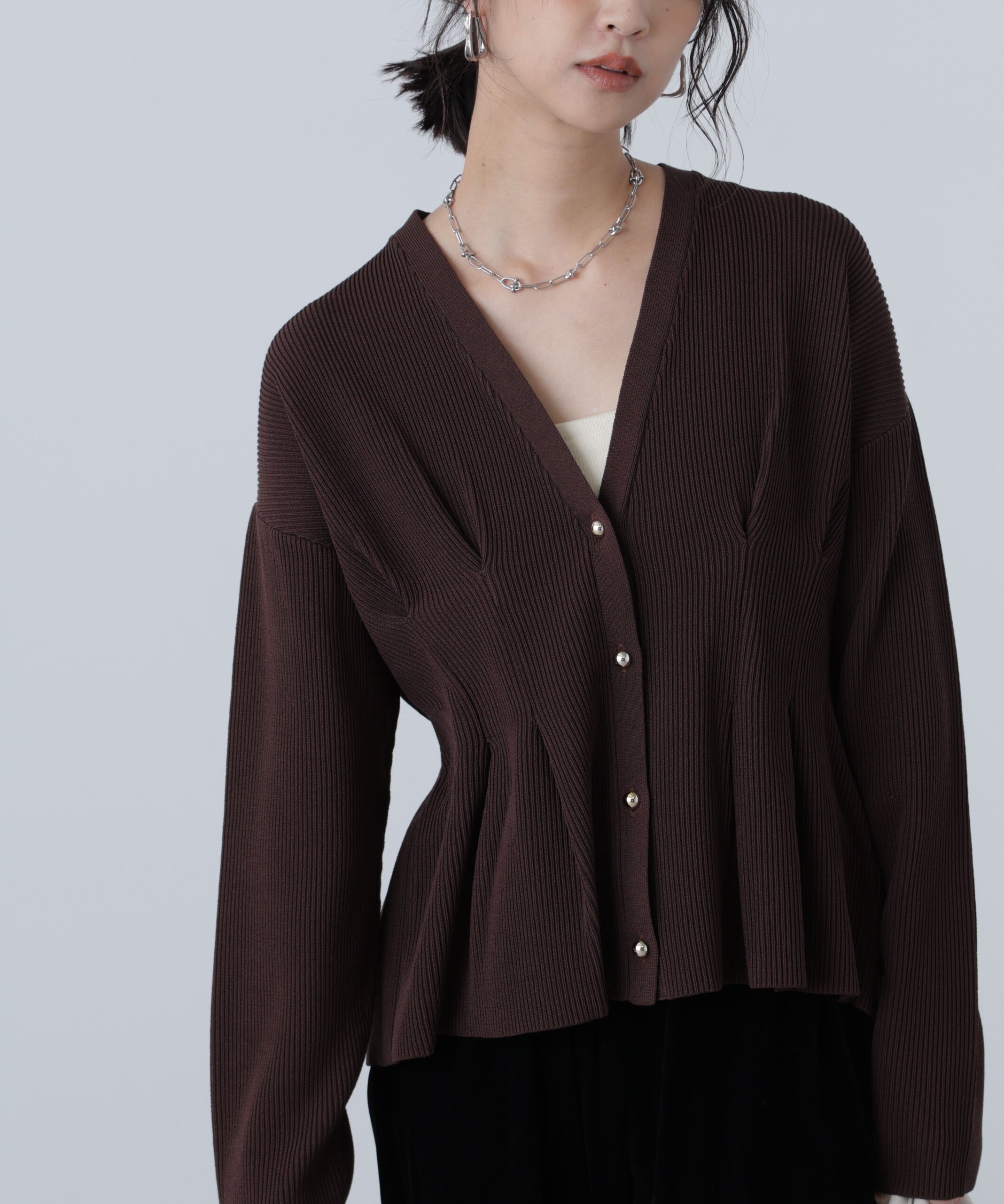  「ウエストタックメタリックボタンカーディガン」|ニット・セーター|