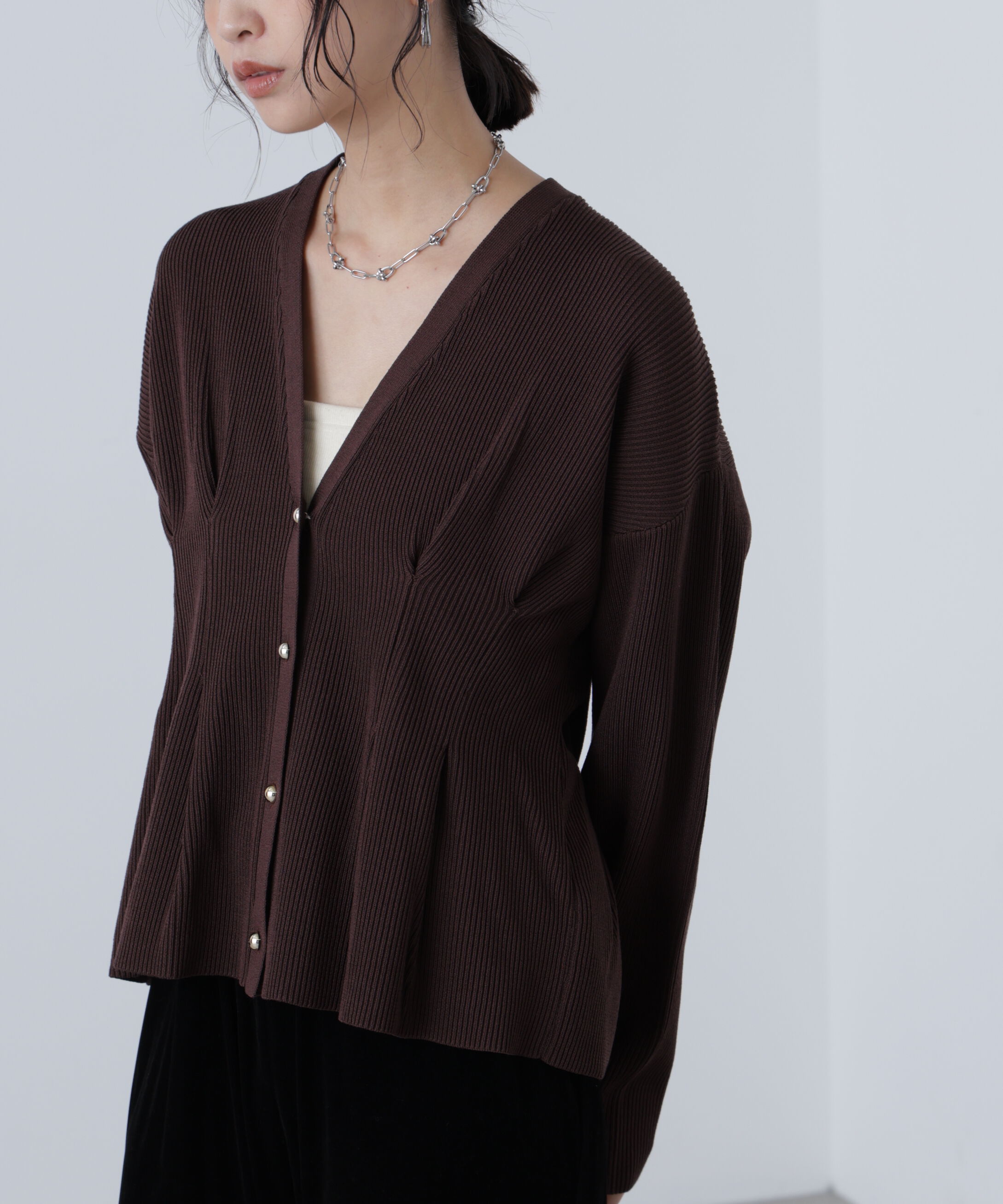  「ウエストタックメタリックボタンカーディガン」|ニット・セーター|