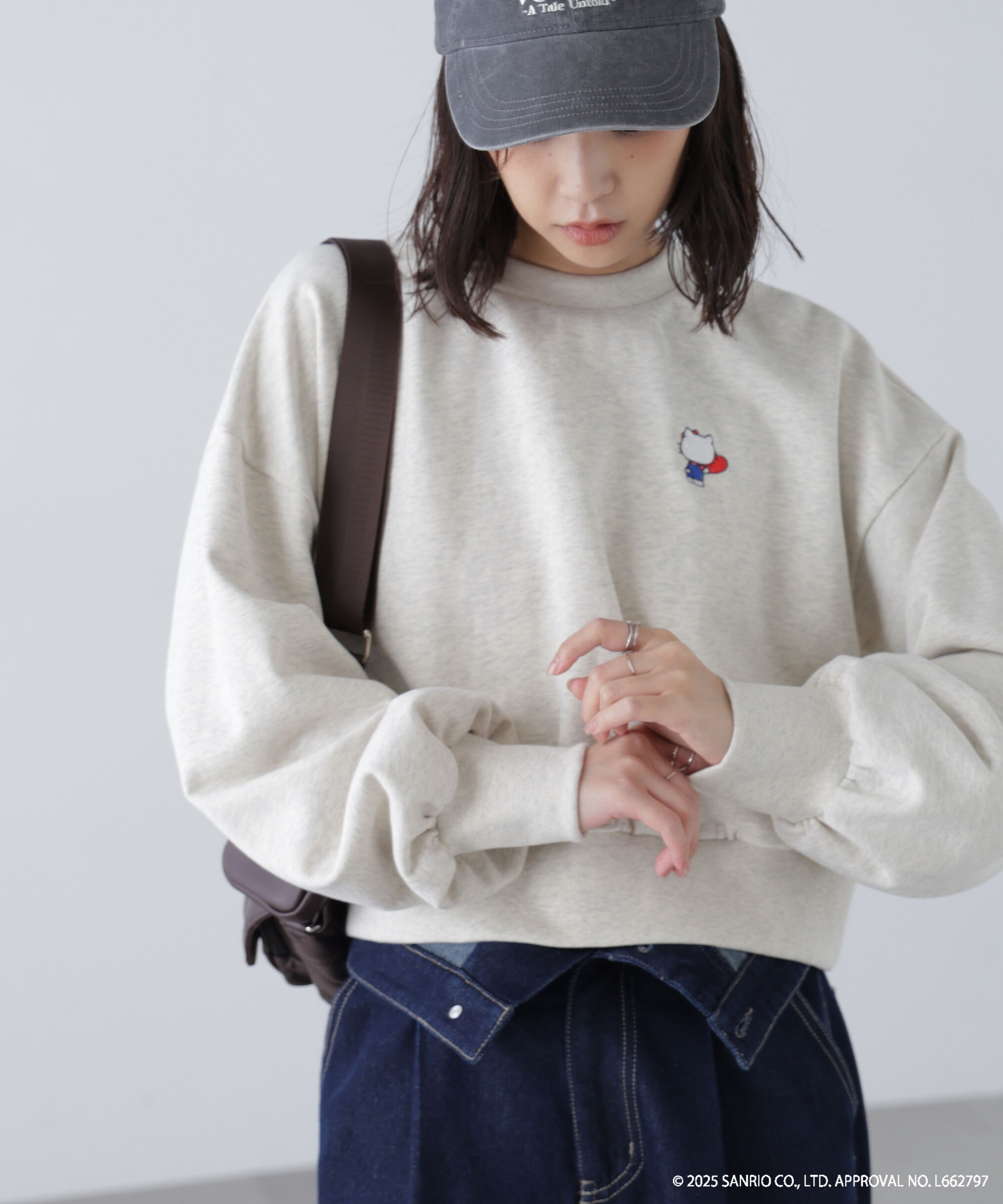  「ｻﾝﾘｵｷｬﾗｸﾀｰｽﾞｺﾗﾎﾞ SHORT SWEAT ｼｮｰﾄｽｳｪｯﾄ 胸KITTY&times; 」|Tシャツ・カットソー|