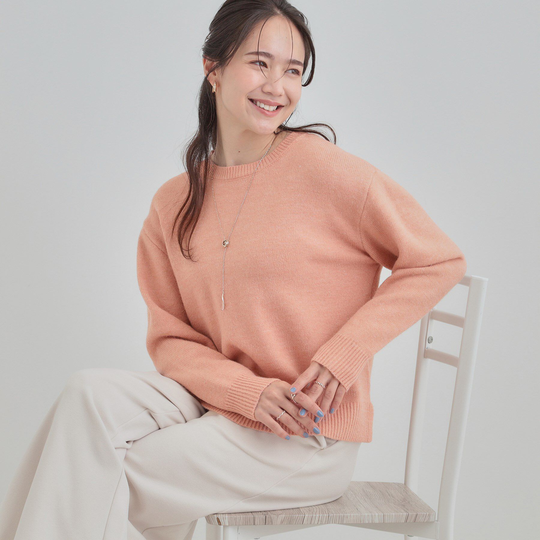 SHOO･LA･RUE「【S－LL/洗濯機可】キラキラ光るラメが上品　クルーネックニット」|ニット・セーター|ピンク(072)